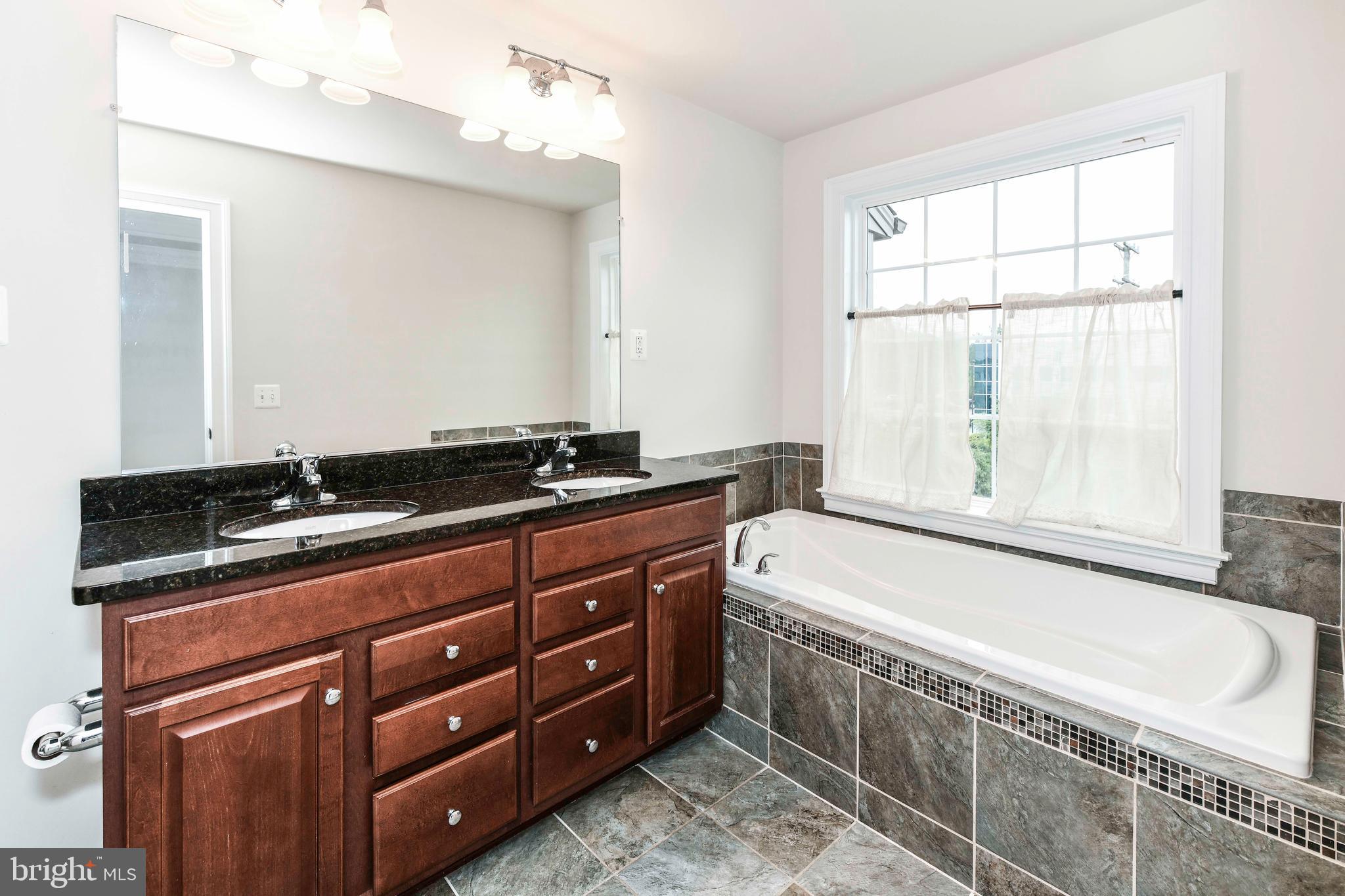 OAKLAWN - Residential Lease