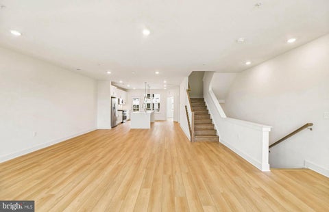 Townhouse For Sale - 512 Parkview Avenue<br/> GAITHERSBURG, MD 20878