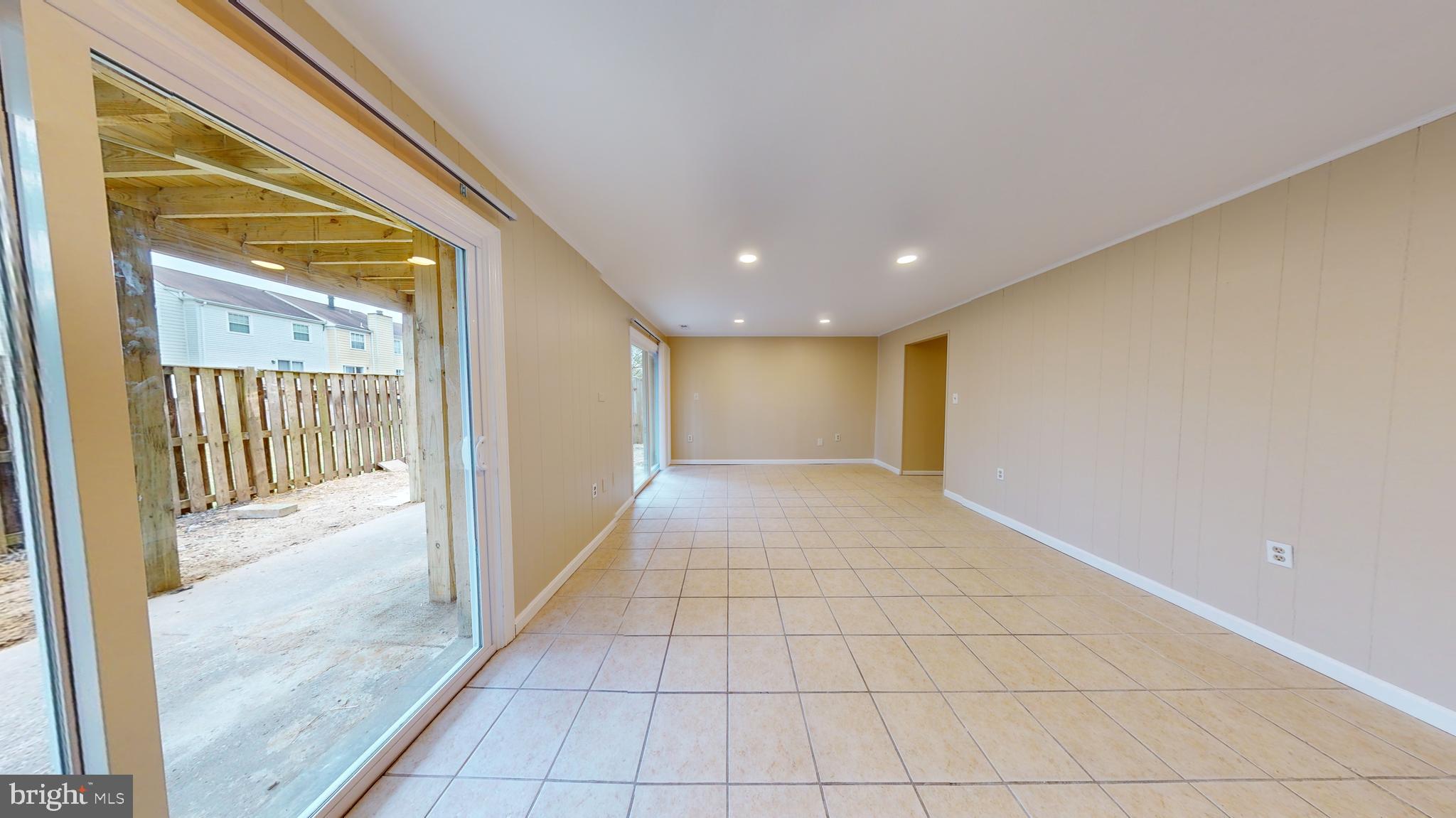 CROFTON VILLAGE - Residential Lease