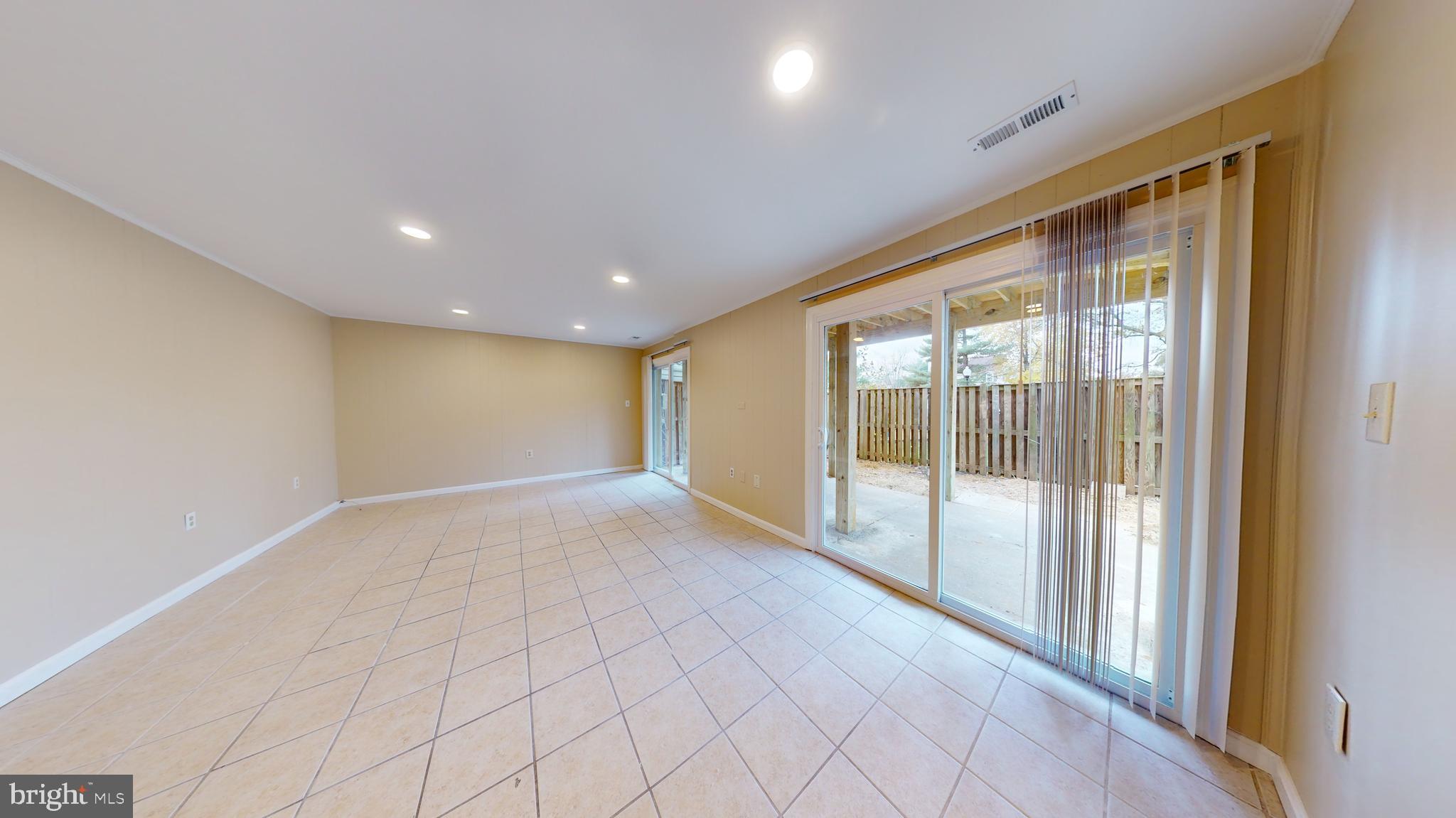 CROFTON VILLAGE - Residential Lease