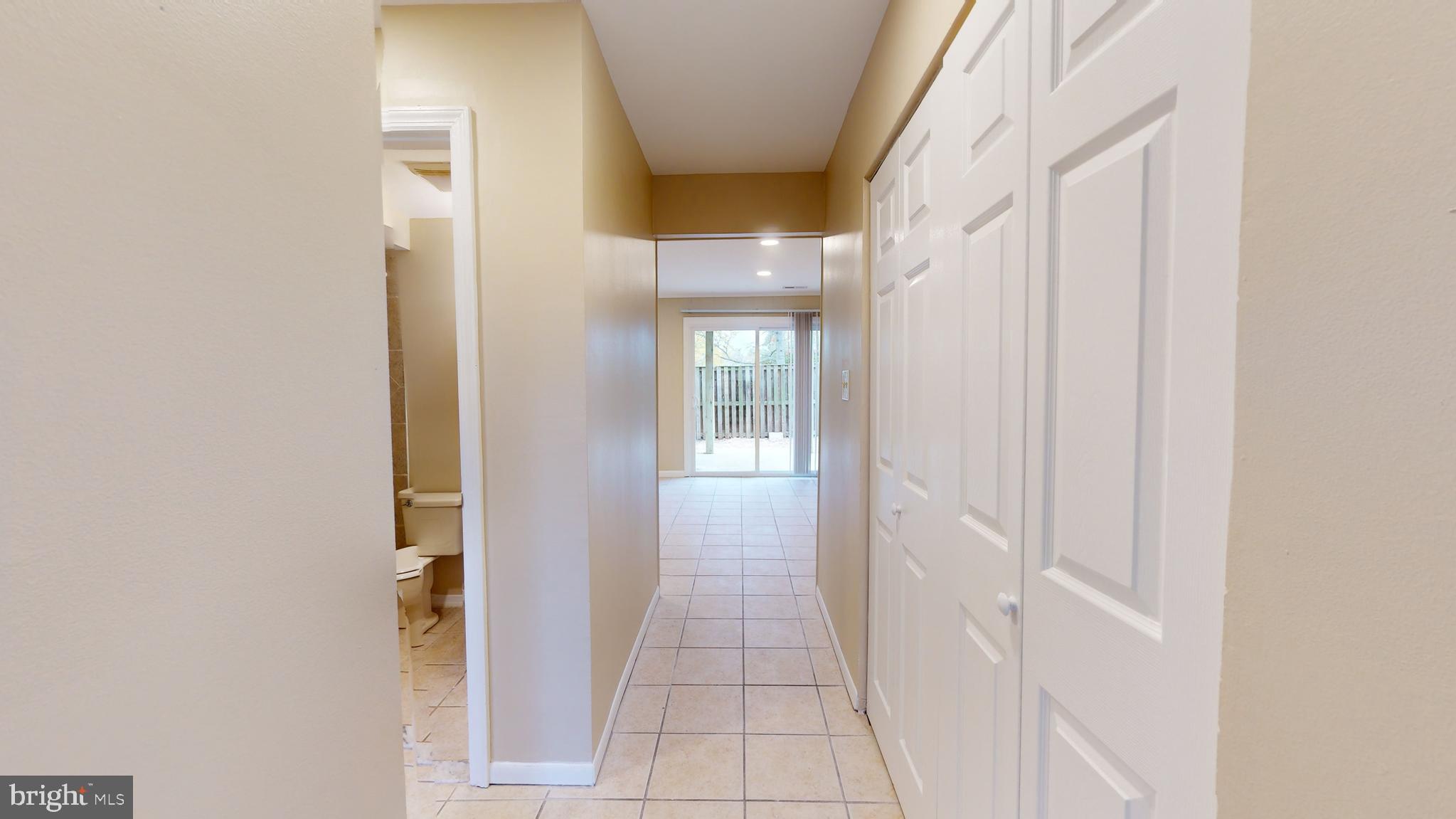 CROFTON VILLAGE - Residential Lease