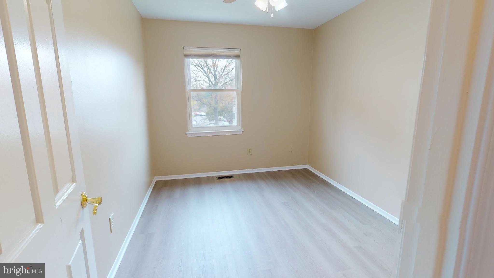 CROFTON VILLAGE - Residential Lease