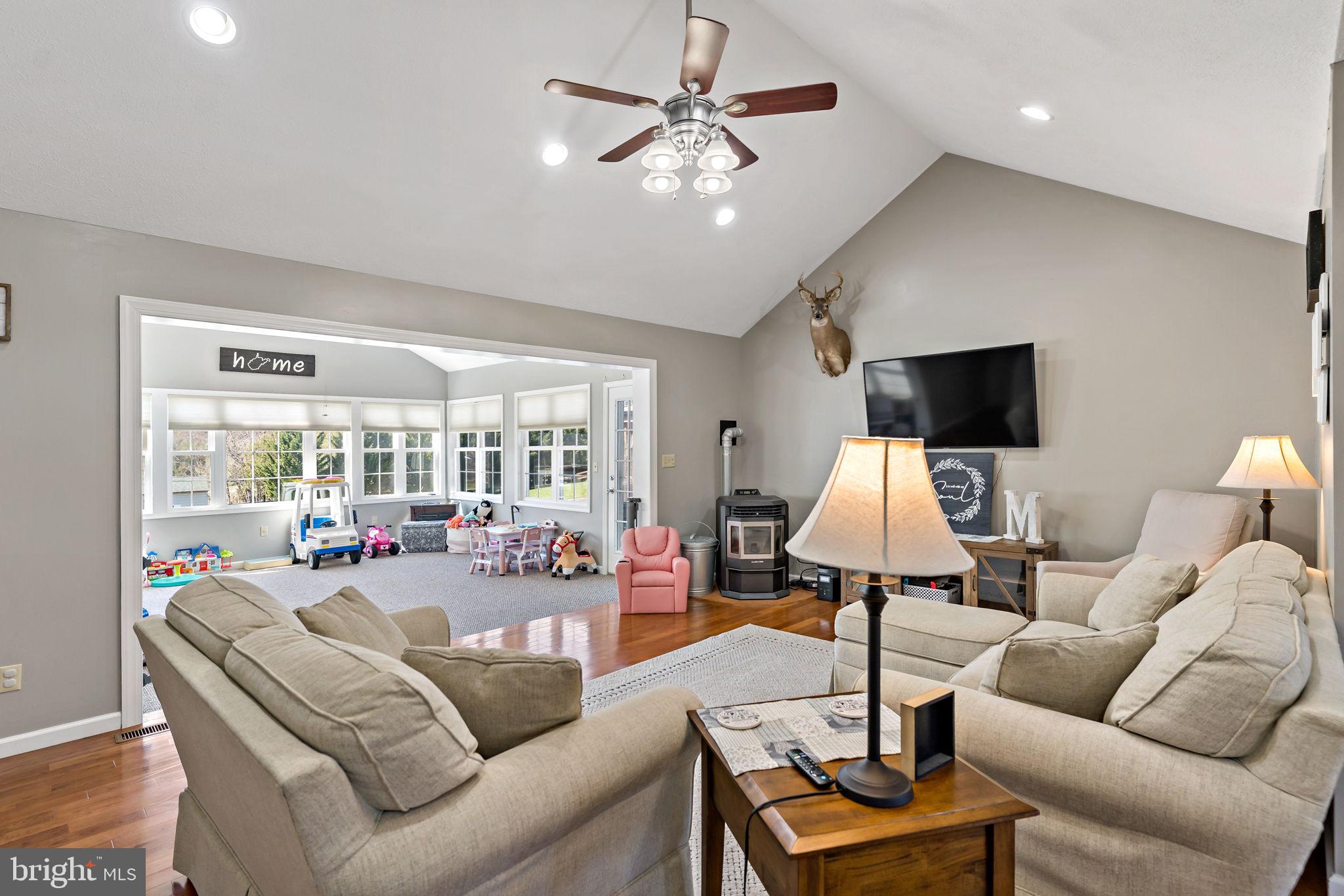 CACAPON SOUTH - Residential