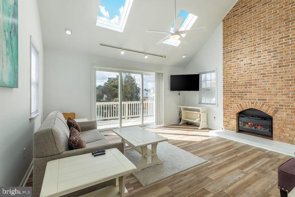 CAPE ISLE OF WIGHT - Residential Lease