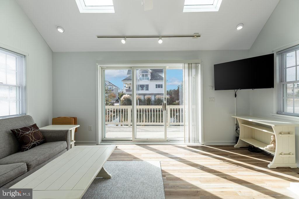 CAPE ISLE OF WIGHT - Residential Lease