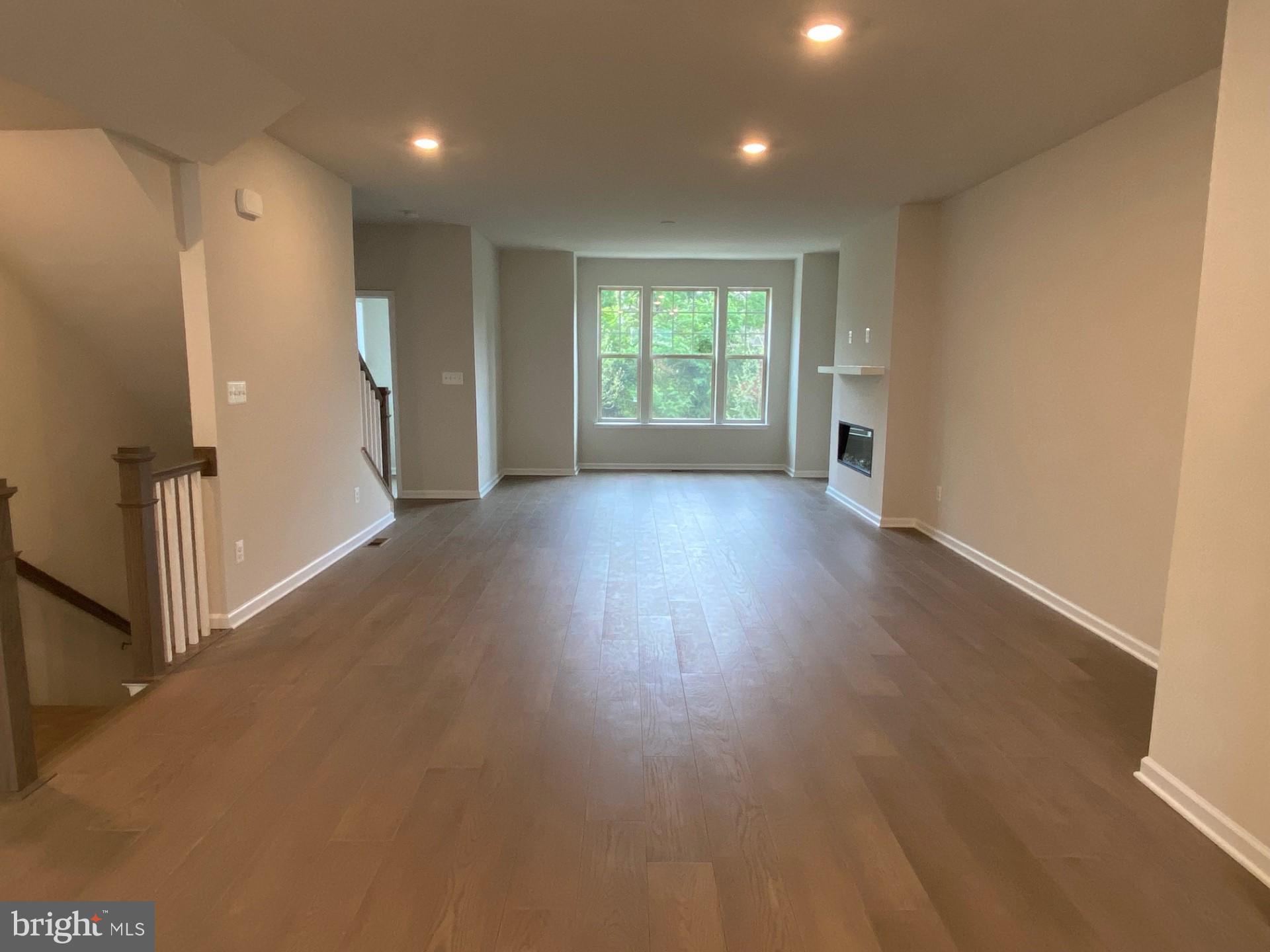 JEFFERSON SQUARE - Residential