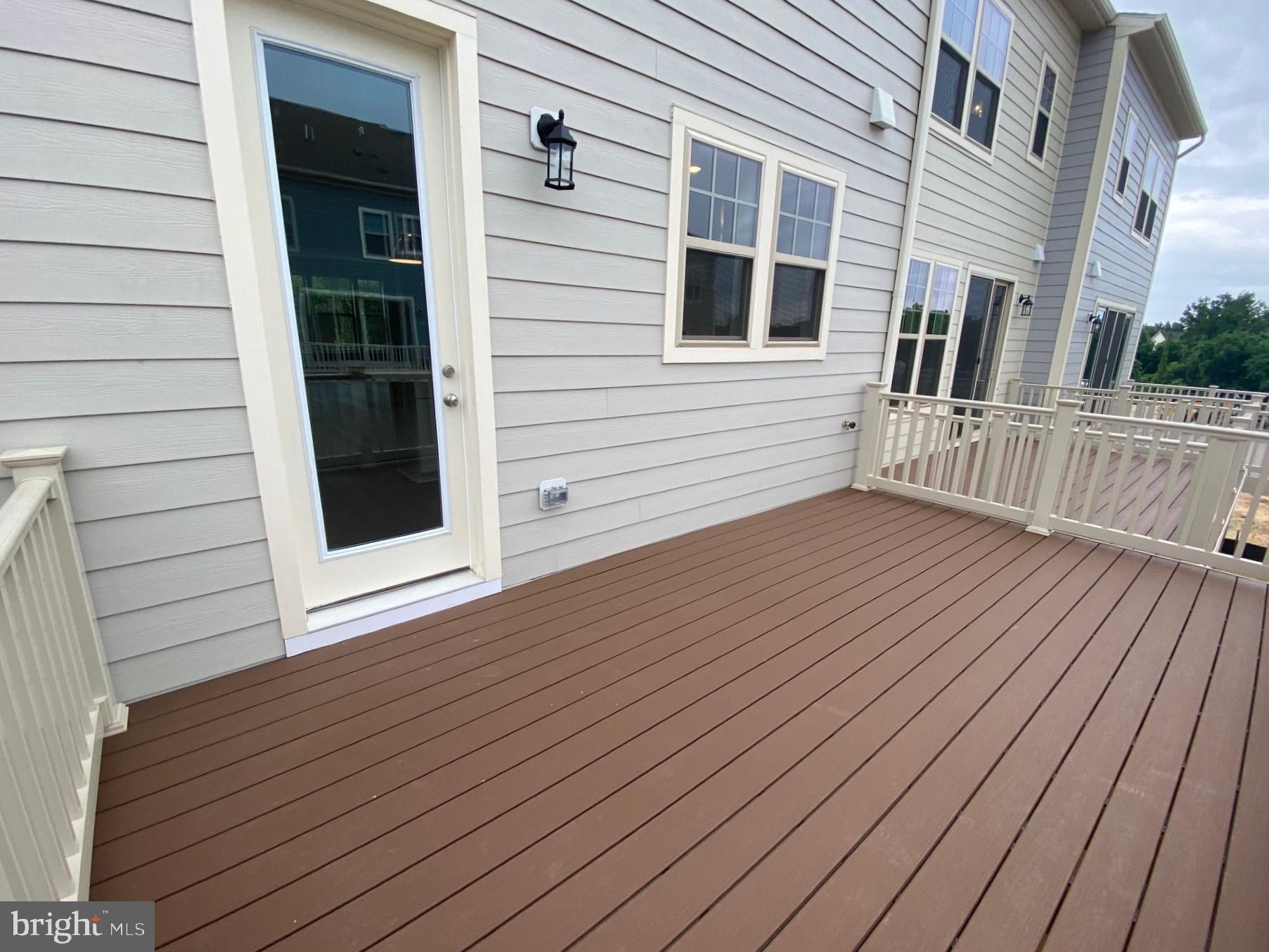 JEFFERSON SQUARE - Residential