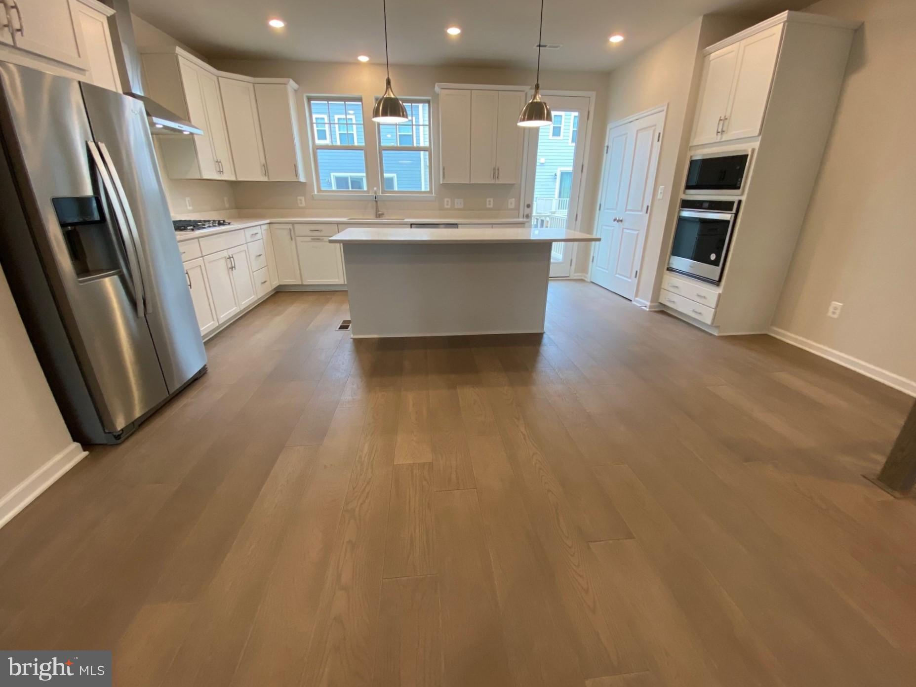 JEFFERSON SQUARE - Residential