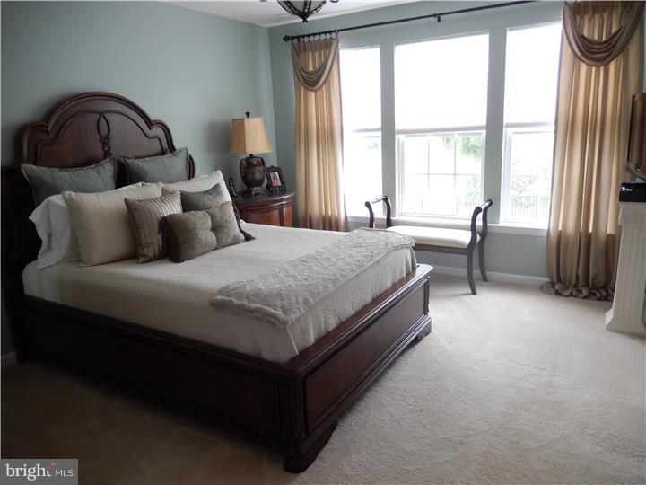 WINDSOR RIDGE - Residential