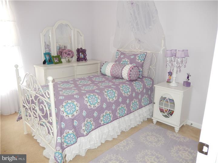 WINDSOR RIDGE - Residential