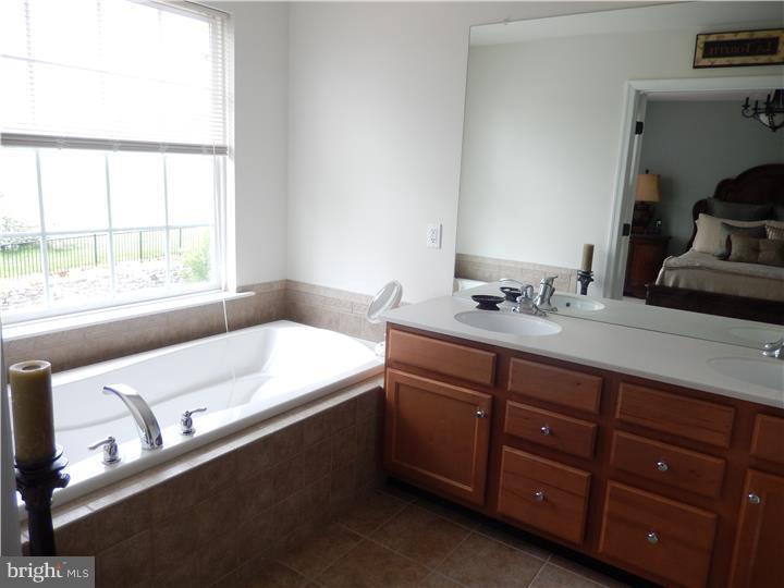 WINDSOR RIDGE - Residential