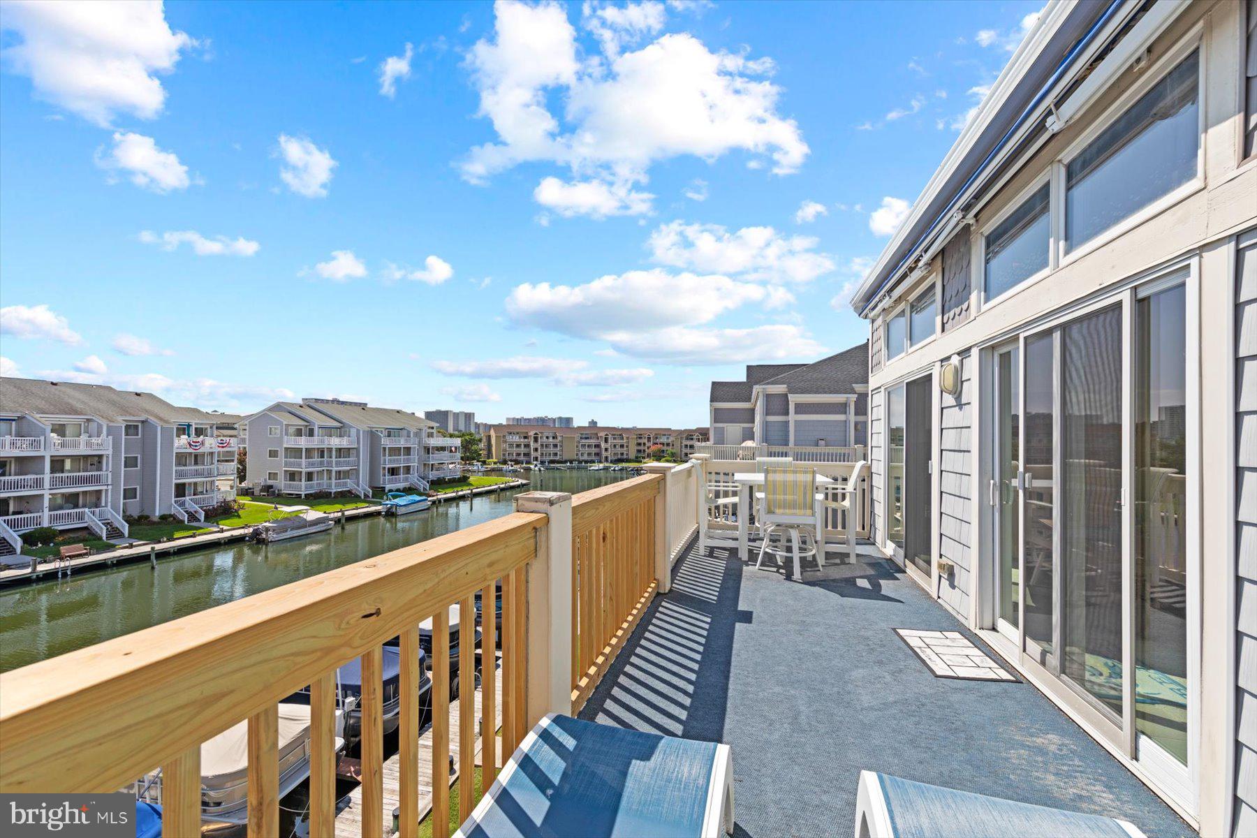 HIDDEN HARBOR - Residential