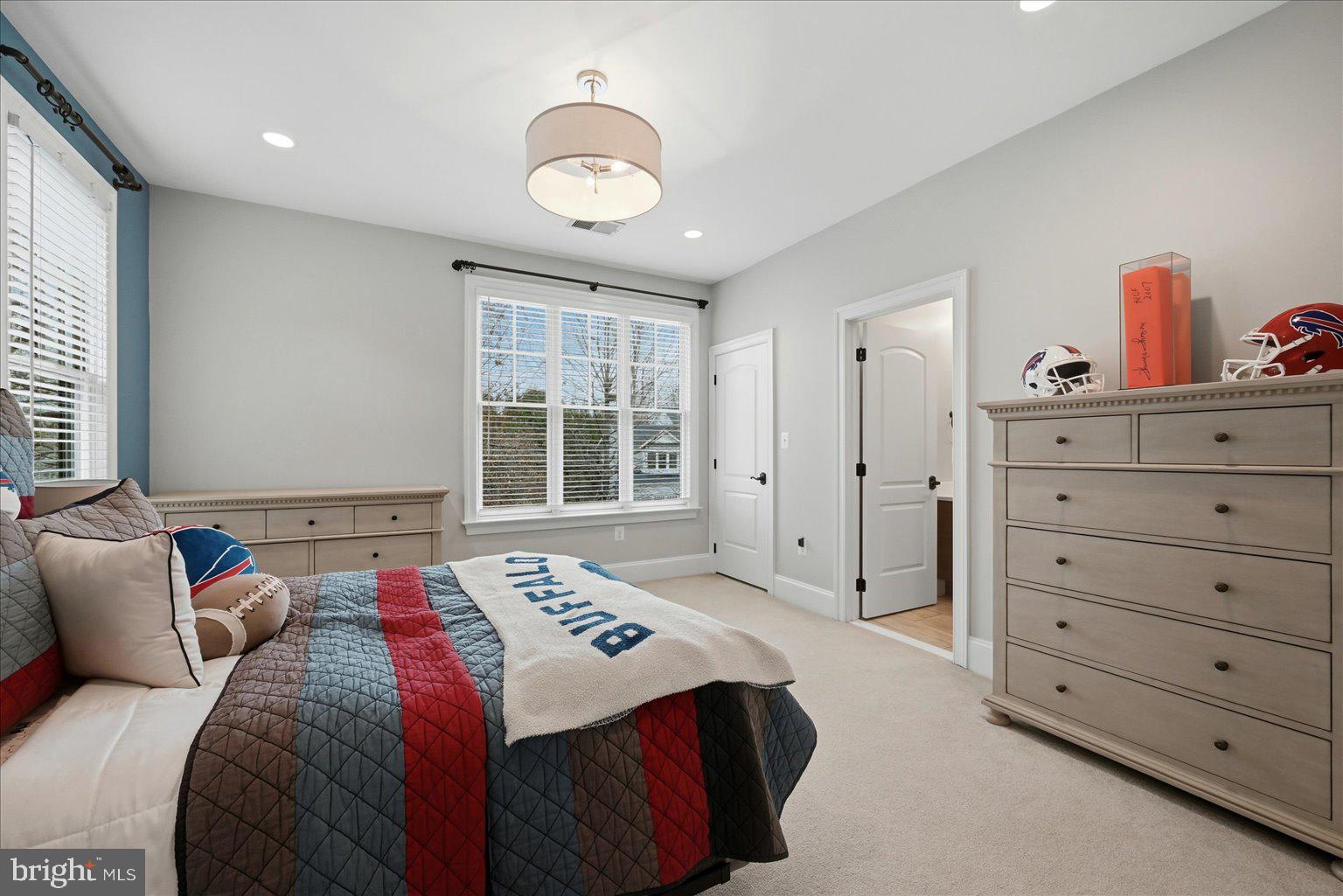 VIENNA WOODS - Residential