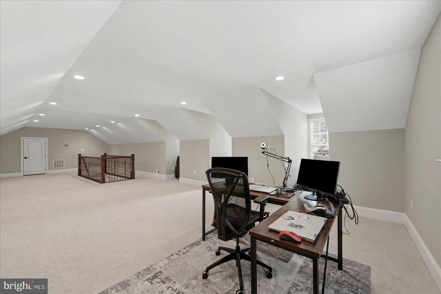 VIENNA WOODS - Residential