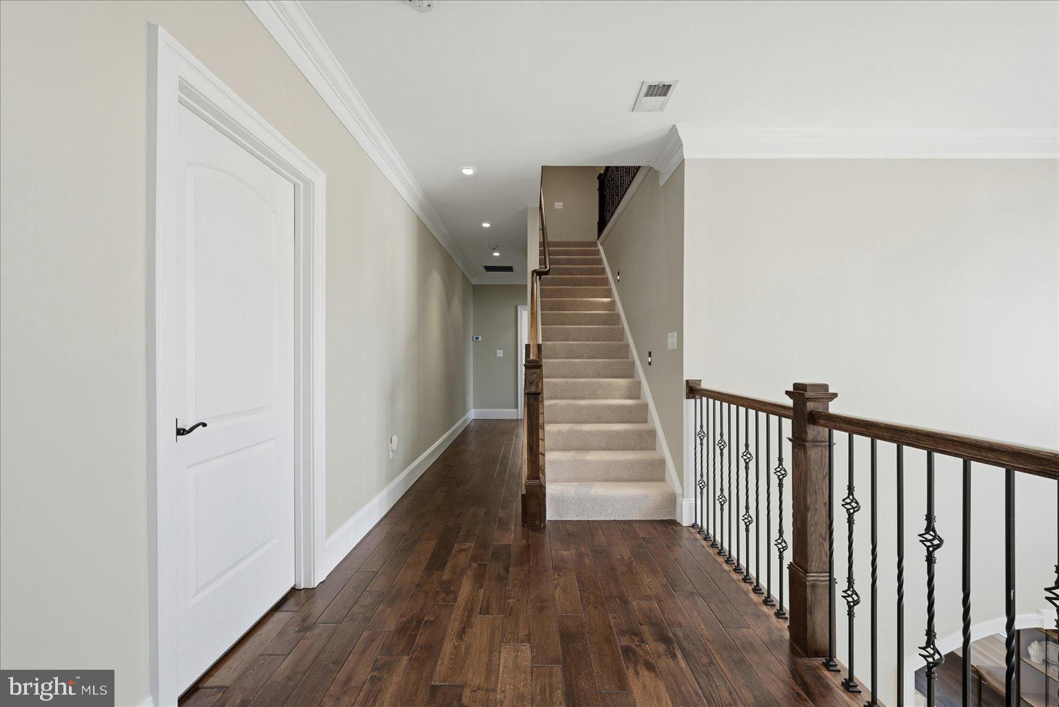 VIENNA WOODS - Residential