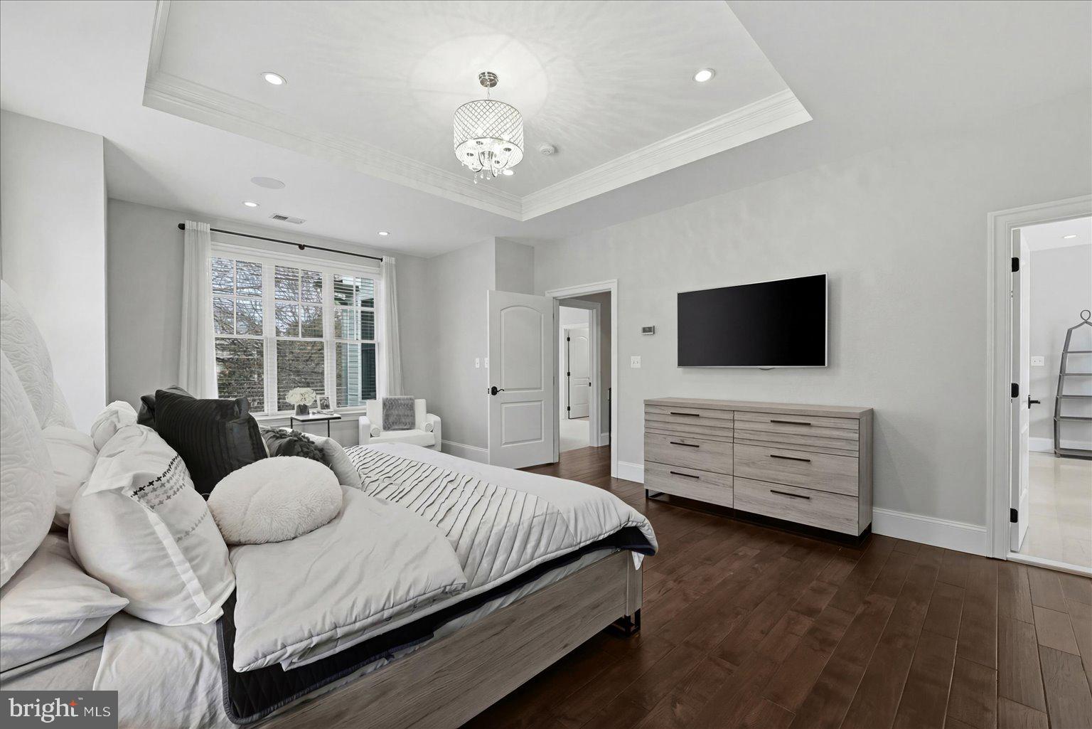 VIENNA WOODS - Residential