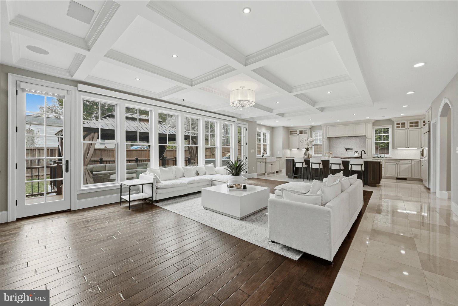 VIENNA WOODS - Residential