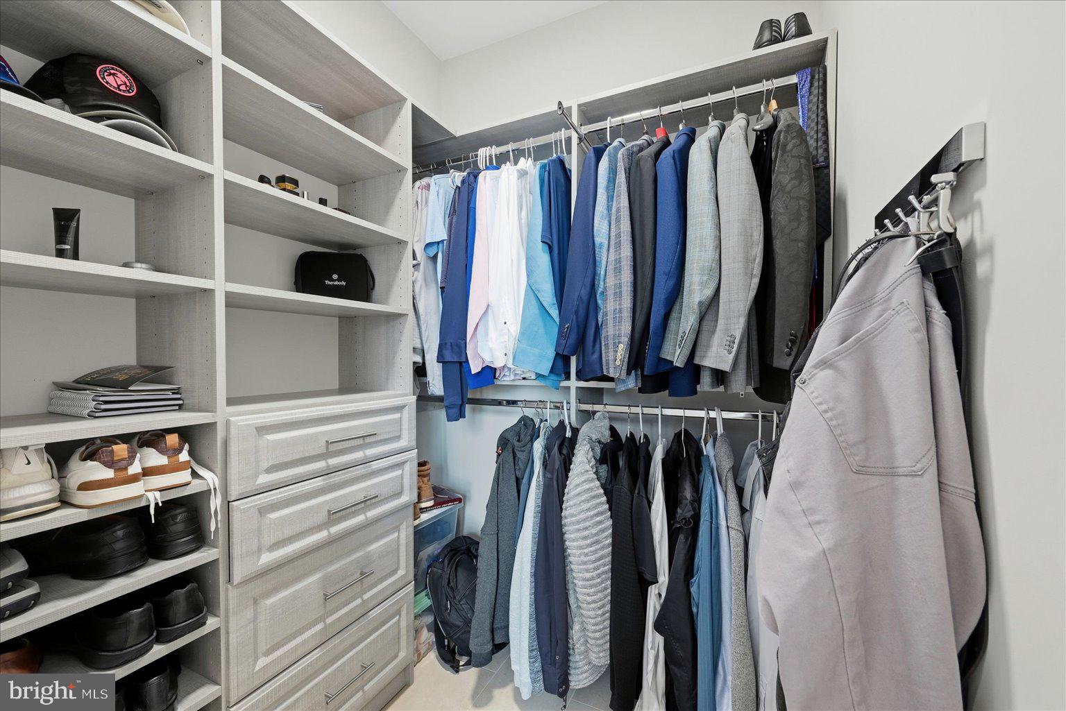 VIENNA WOODS - Residential