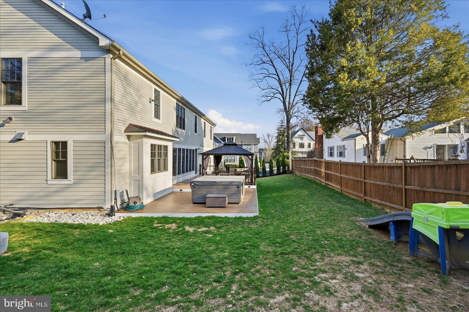 VIENNA WOODS - Residential