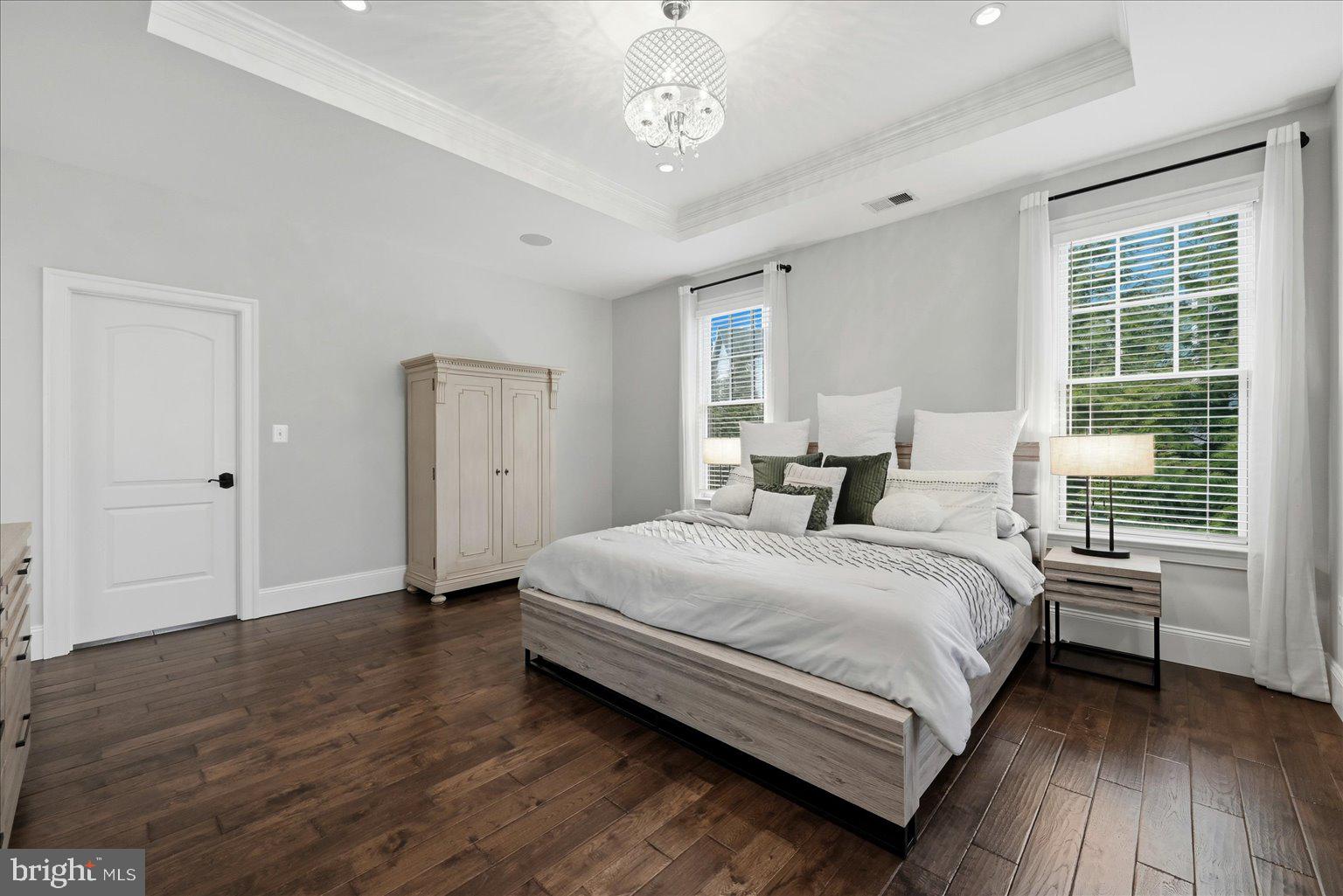 VIENNA WOODS - Residential