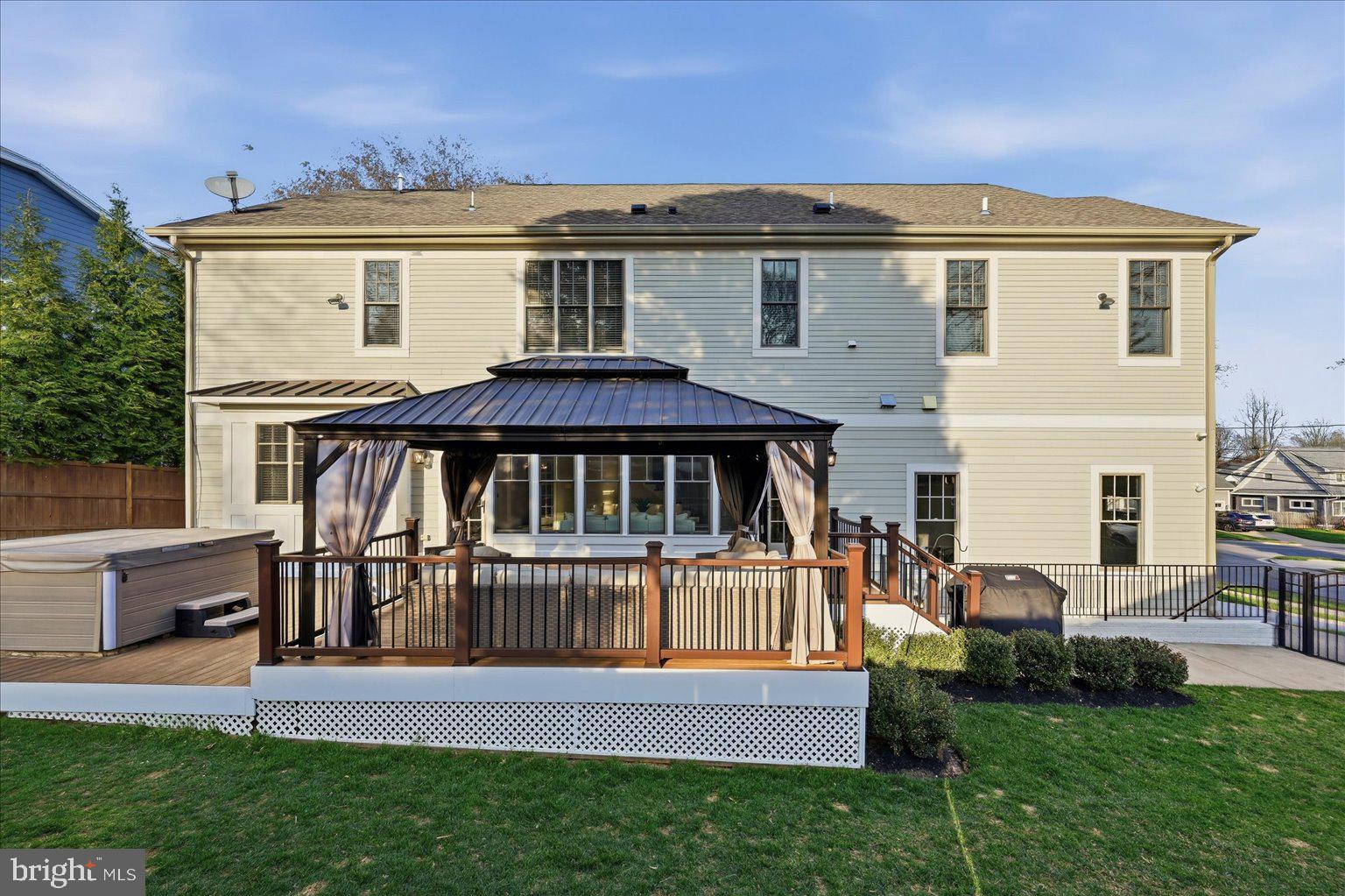 VIENNA WOODS - Residential