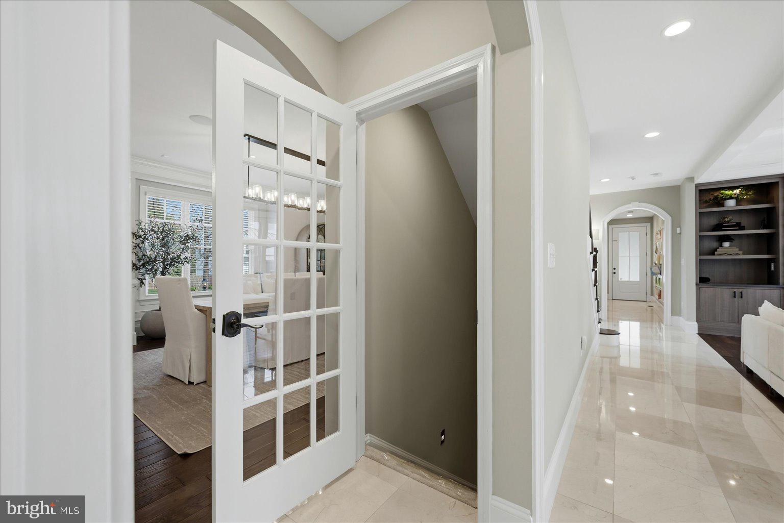 VIENNA WOODS - Residential