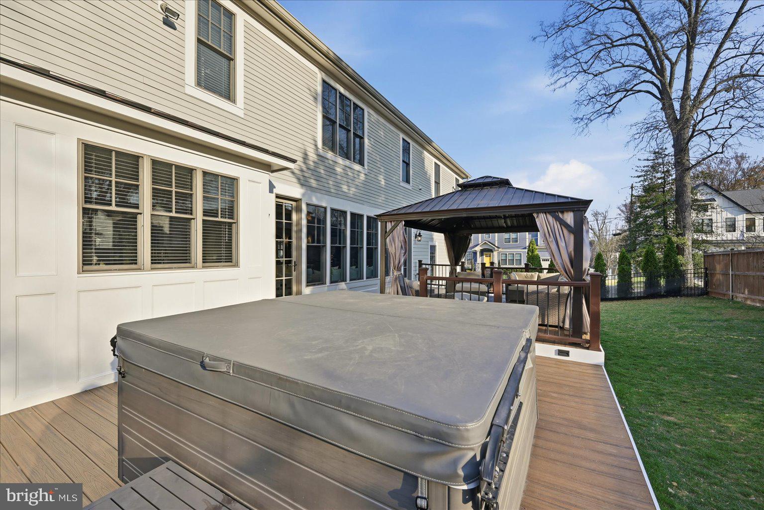 VIENNA WOODS - Residential