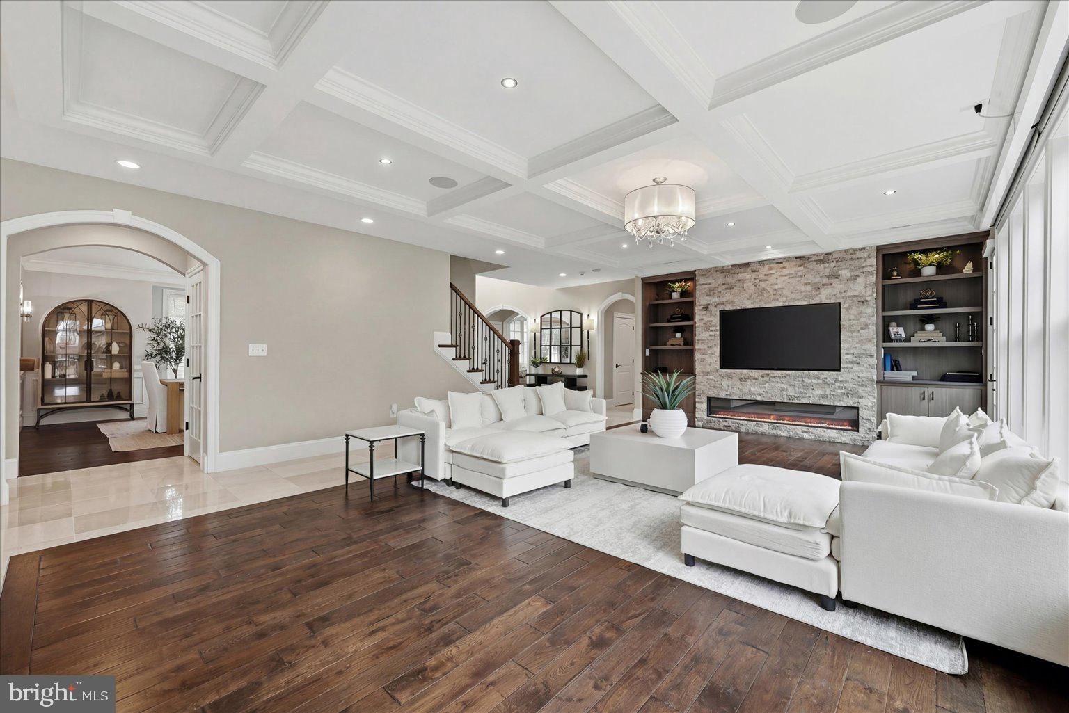 VIENNA WOODS - Residential