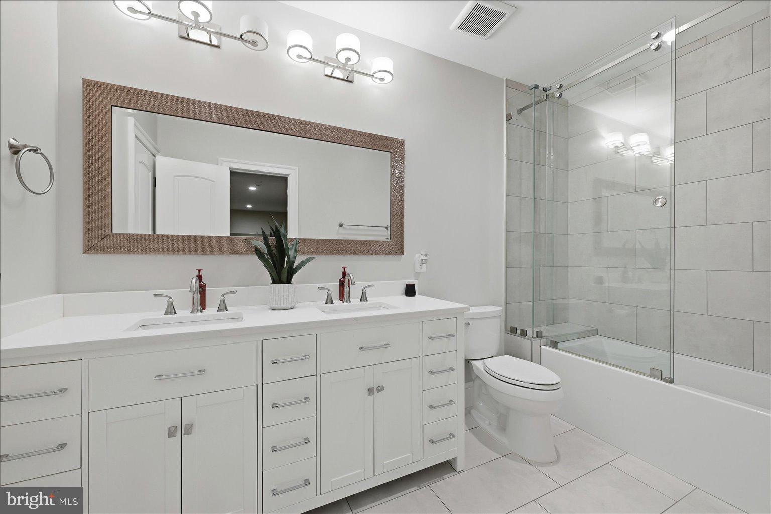 VIENNA WOODS - Residential