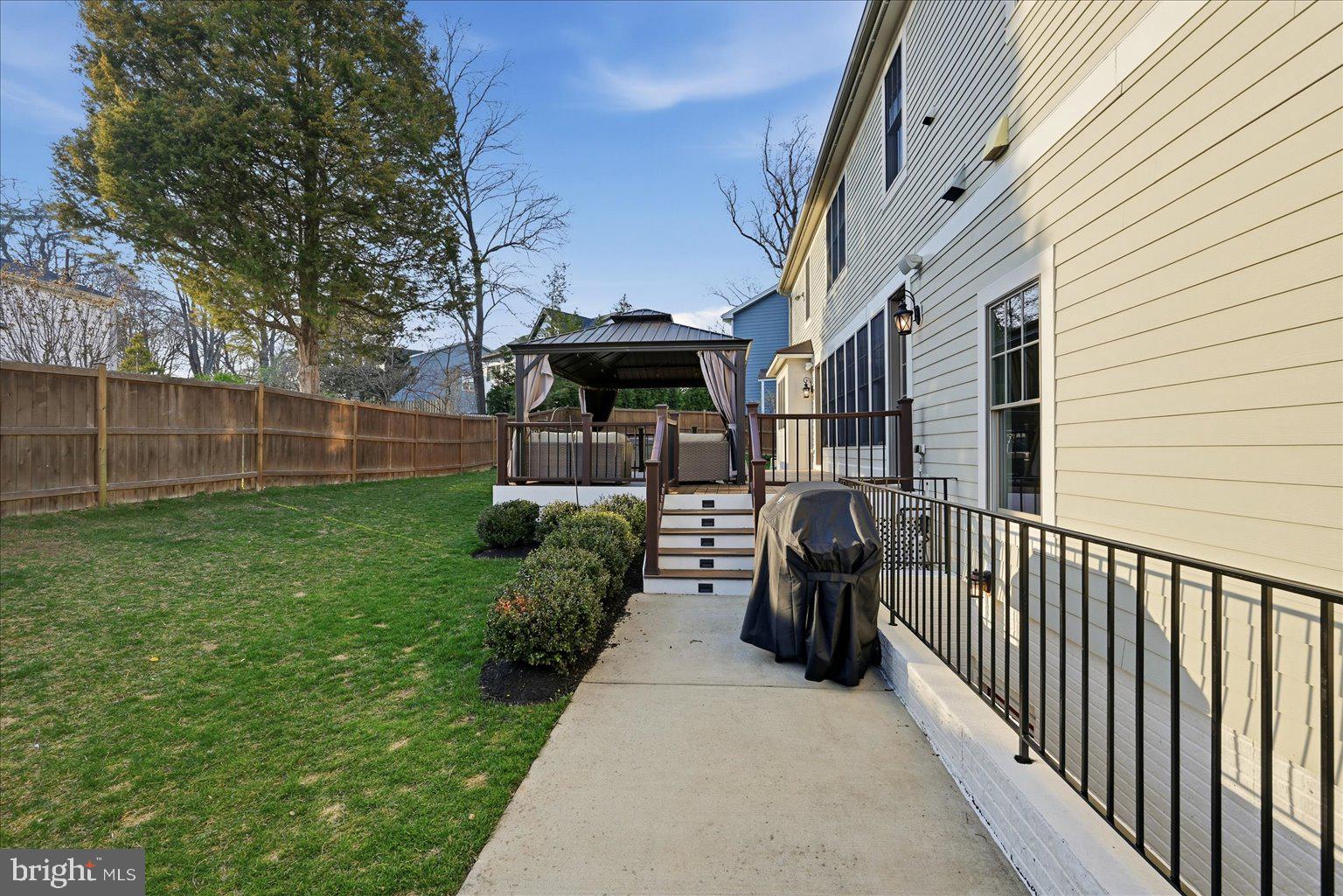 VIENNA WOODS - Residential