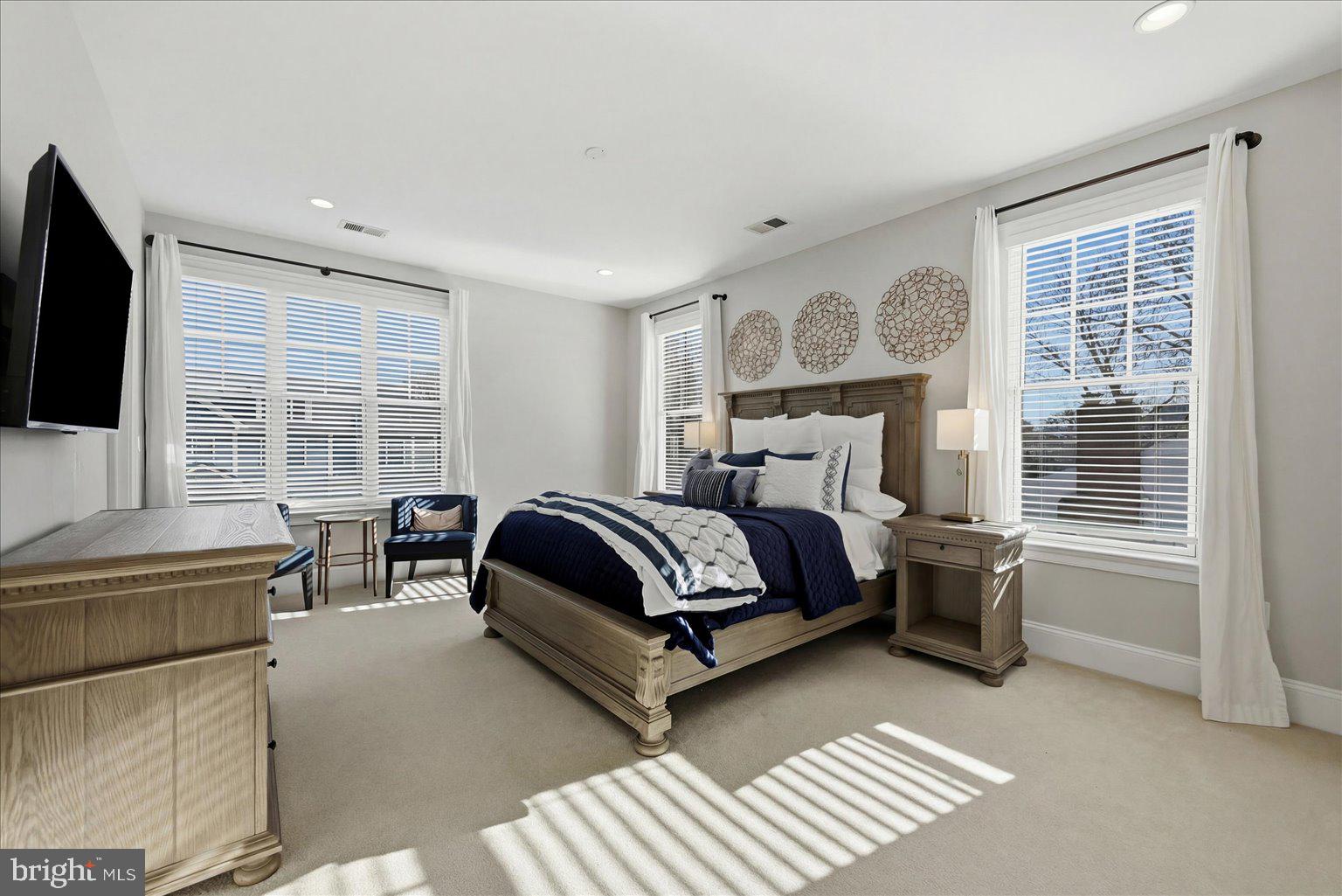 VIENNA WOODS - Residential