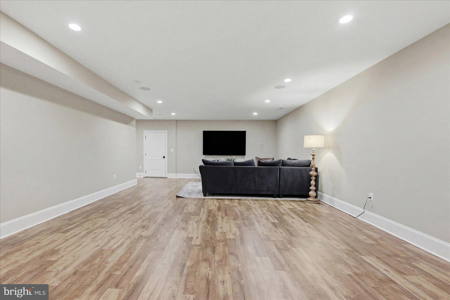 VIENNA WOODS - Residential