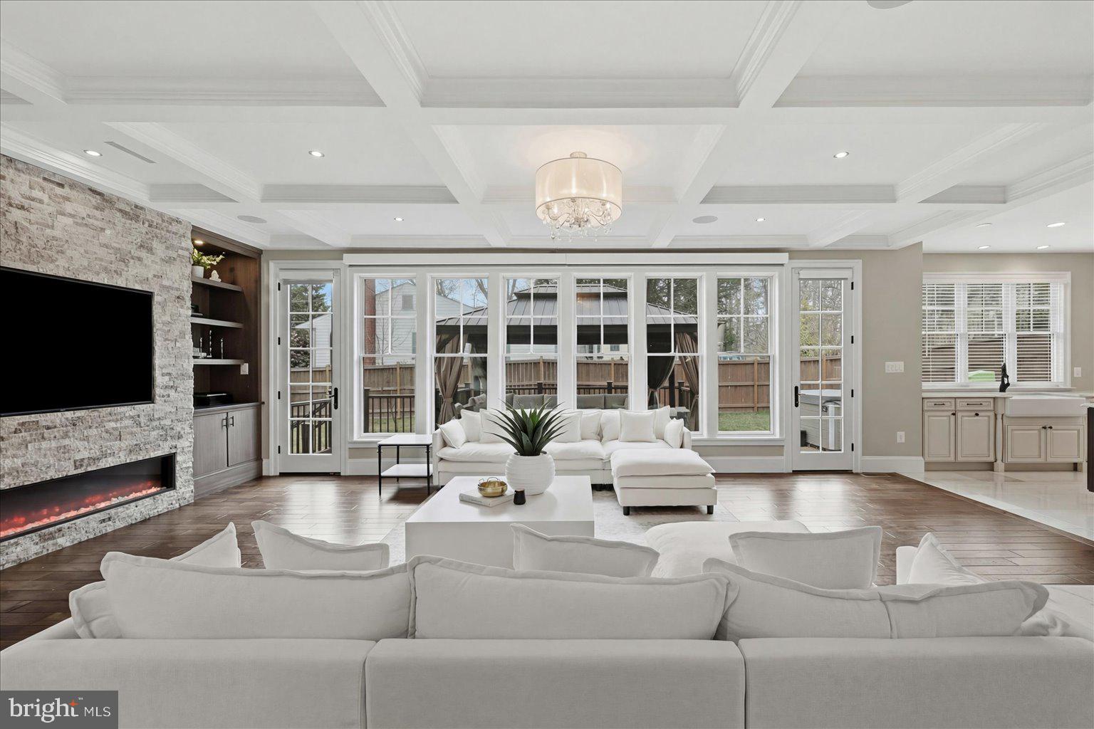 VIENNA WOODS - Residential