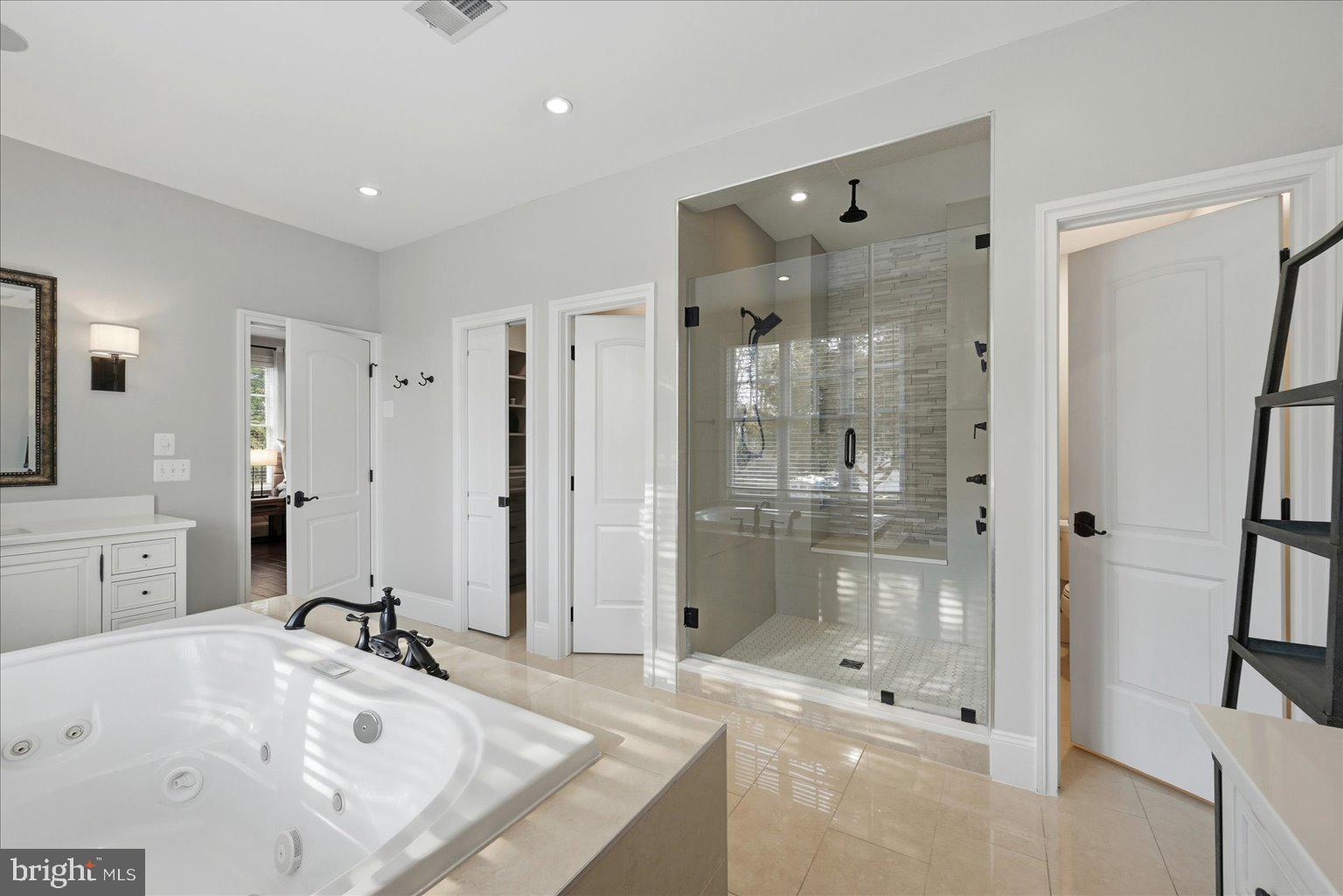 VIENNA WOODS - Residential