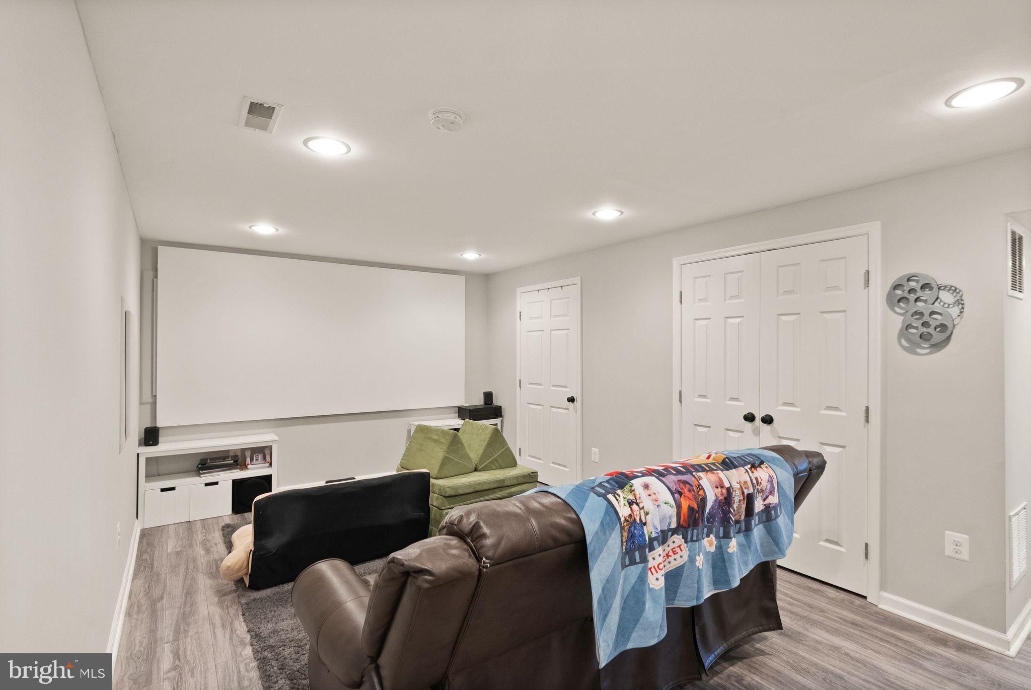 FOXBOROUGH - Residential