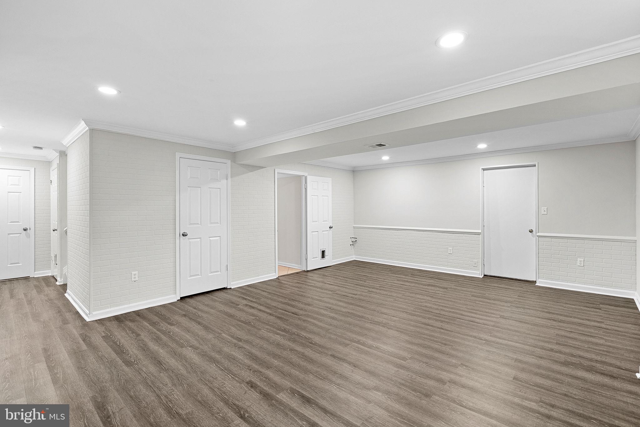 COUNTRYSIDE - Residential