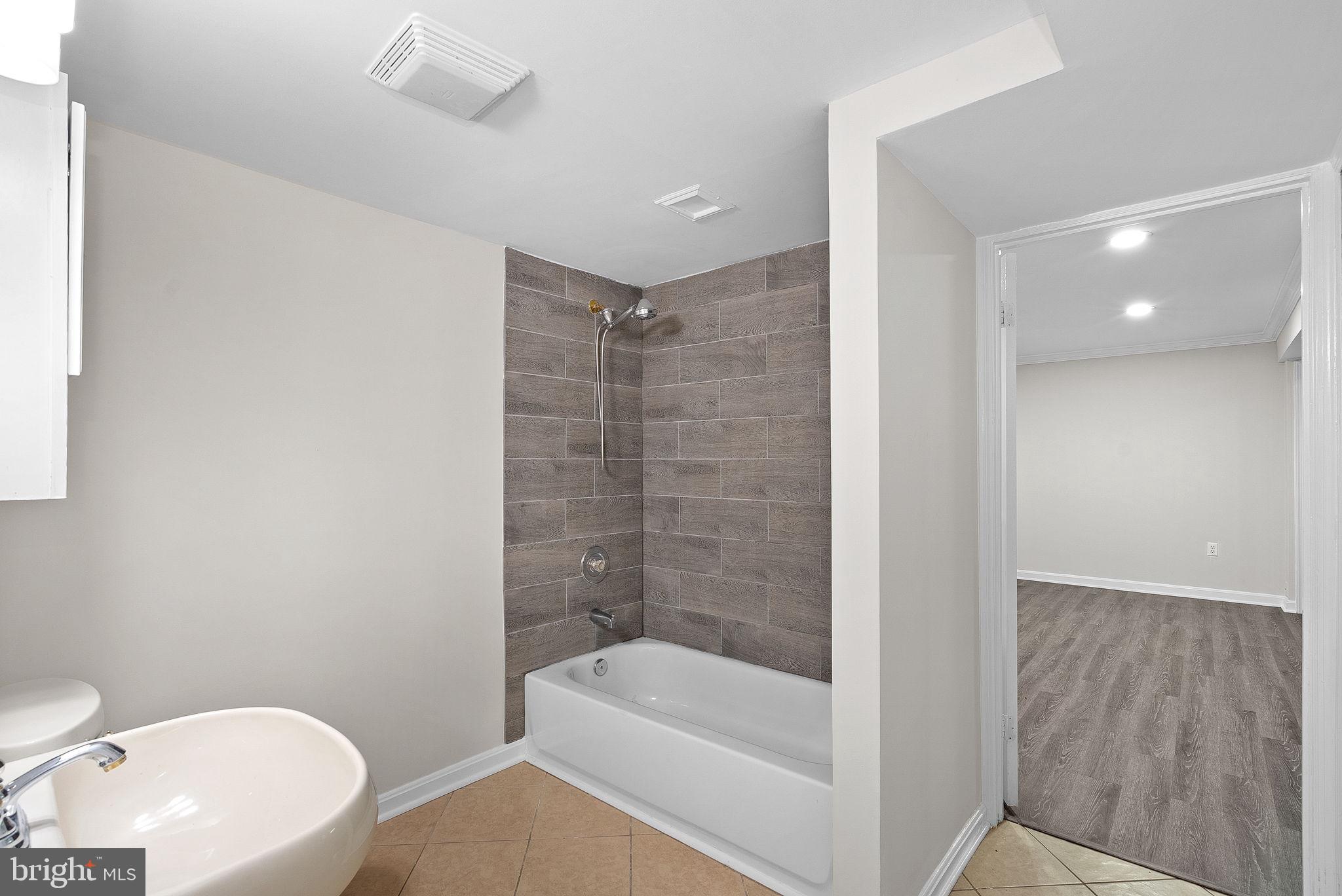 COUNTRYSIDE - Residential