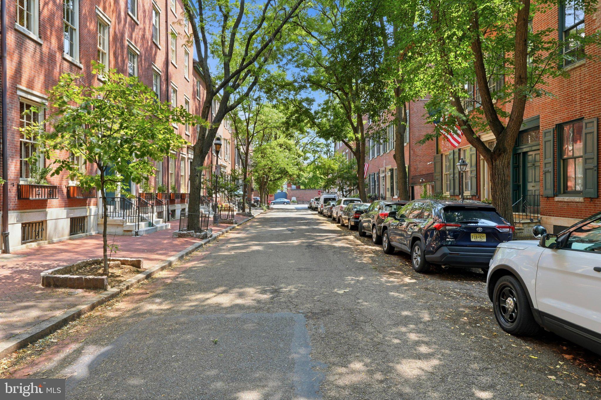 916 CLINTON STREET