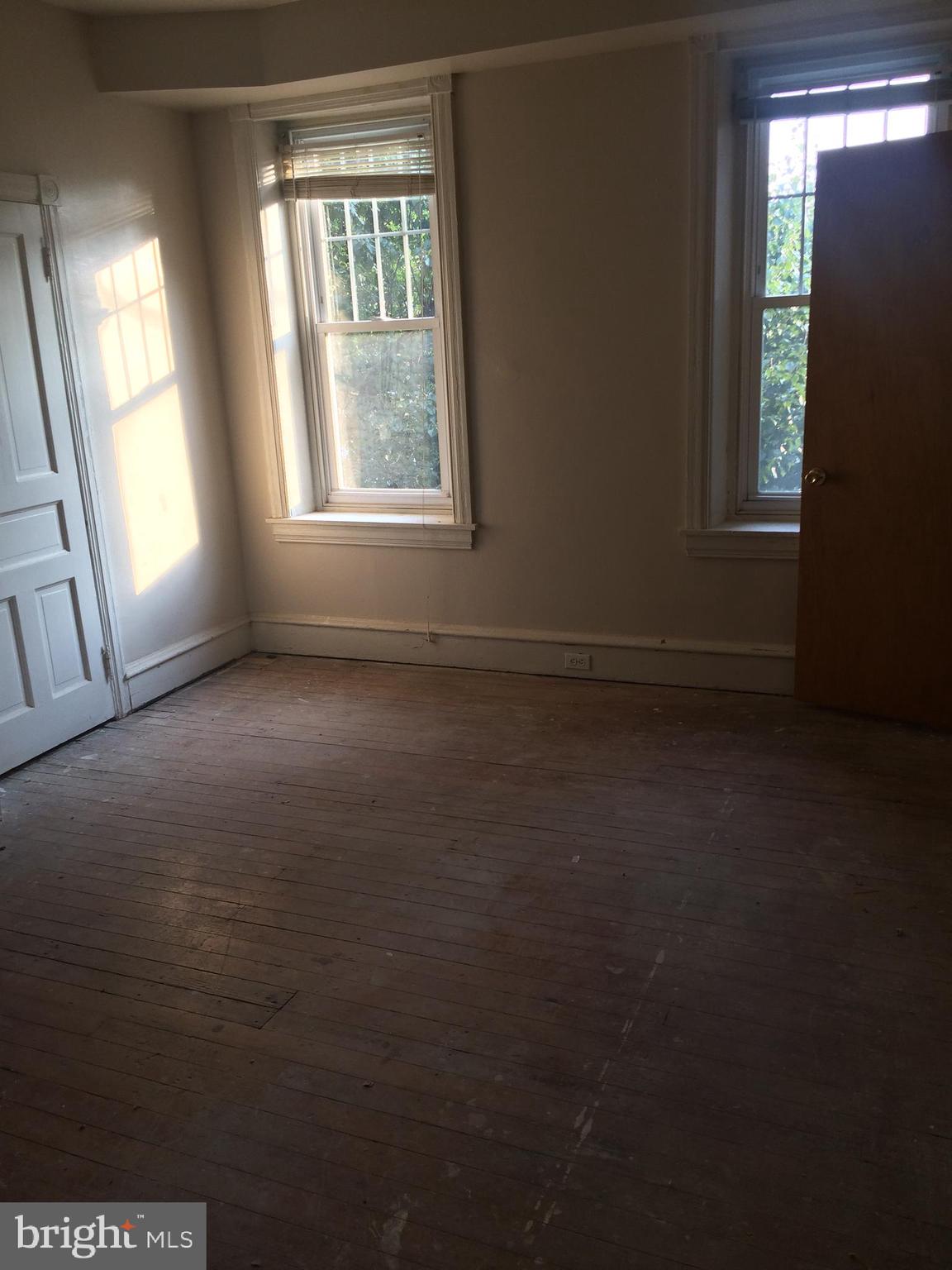 ROXBOROUGH - Residential Lease