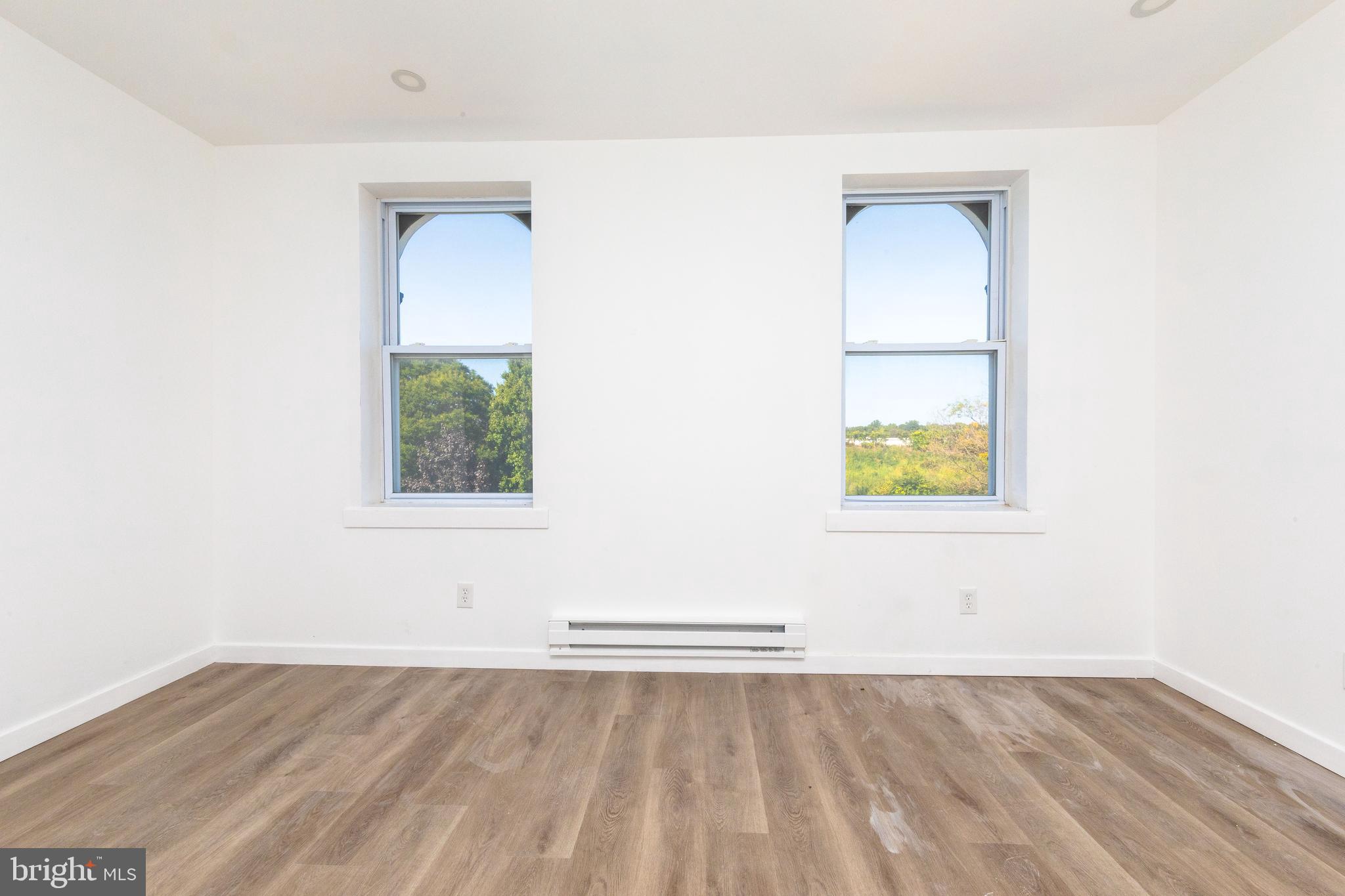 STRAWBERRY MANSION - Residential Income