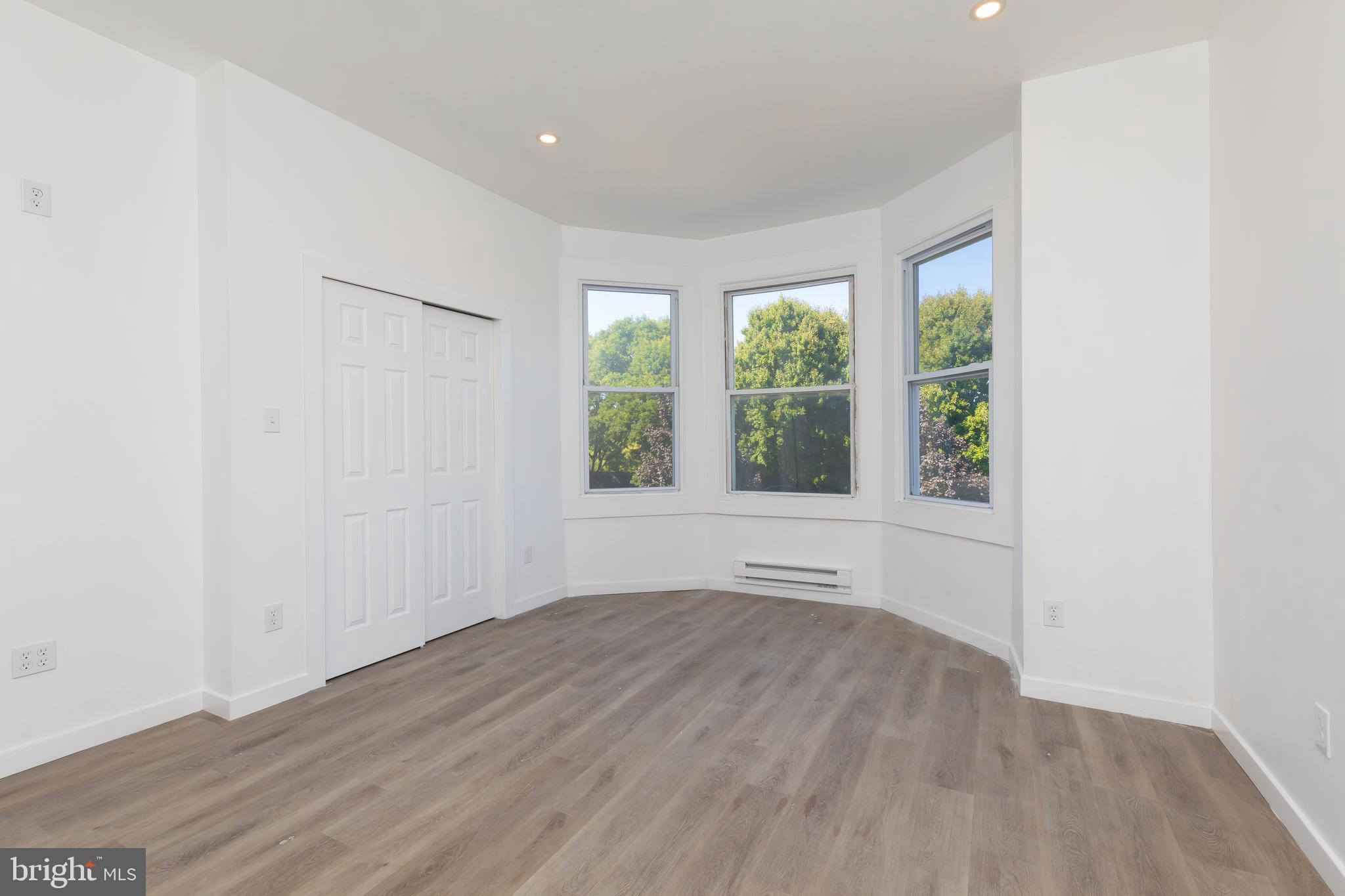 STRAWBERRY MANSION - Residential Income