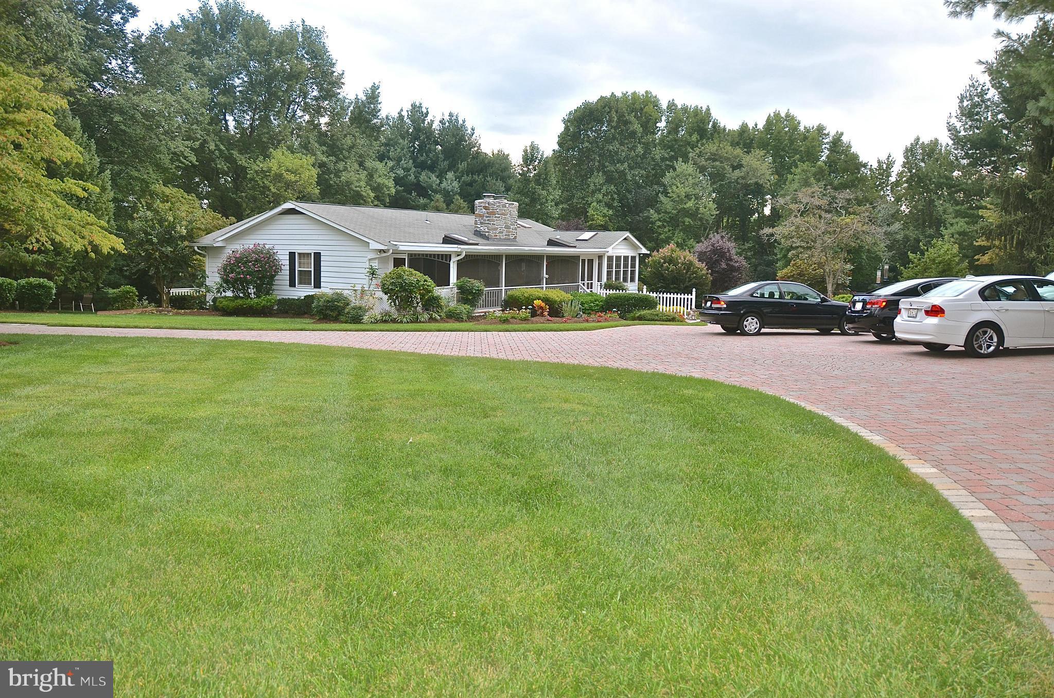 REGULARS - Residential Lease