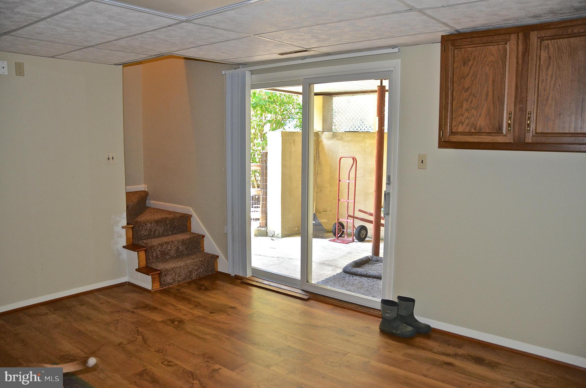 REGULARS - Residential Lease