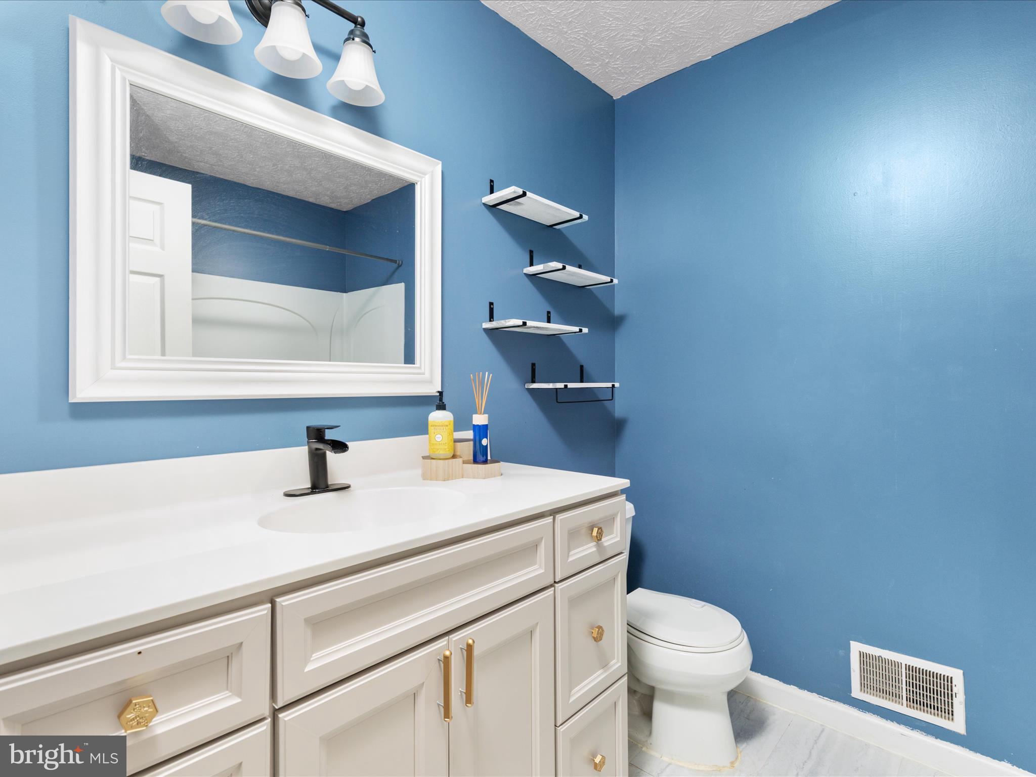 LAKE HOLIDAY ESTATES - Residential