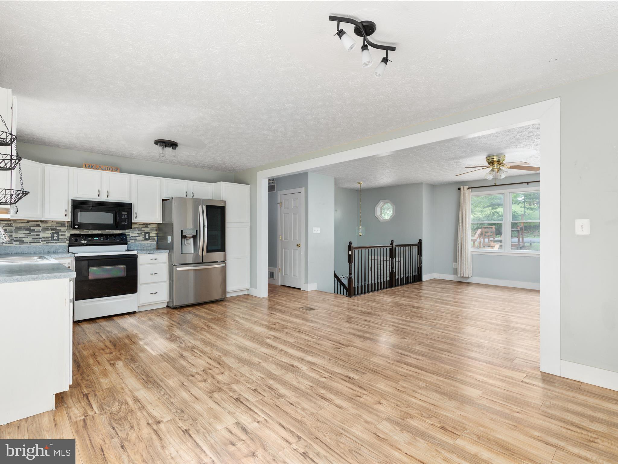 LAKE HOLIDAY ESTATES - Residential