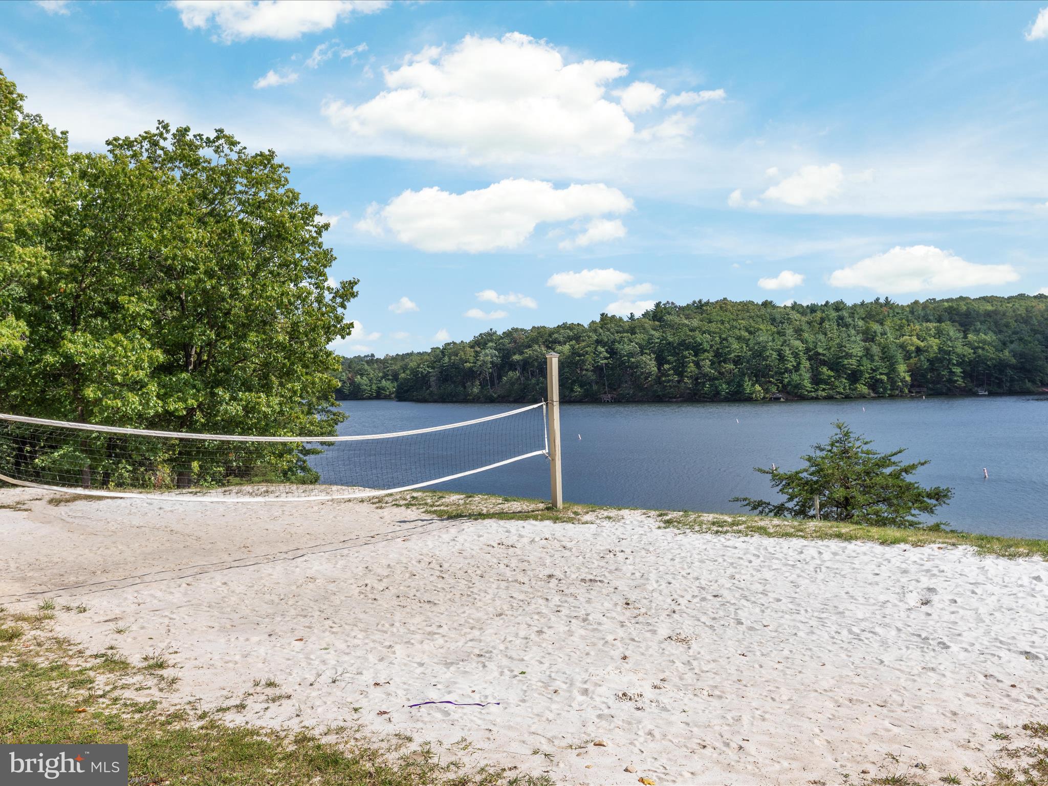 LAKE HOLIDAY ESTATES - Residential