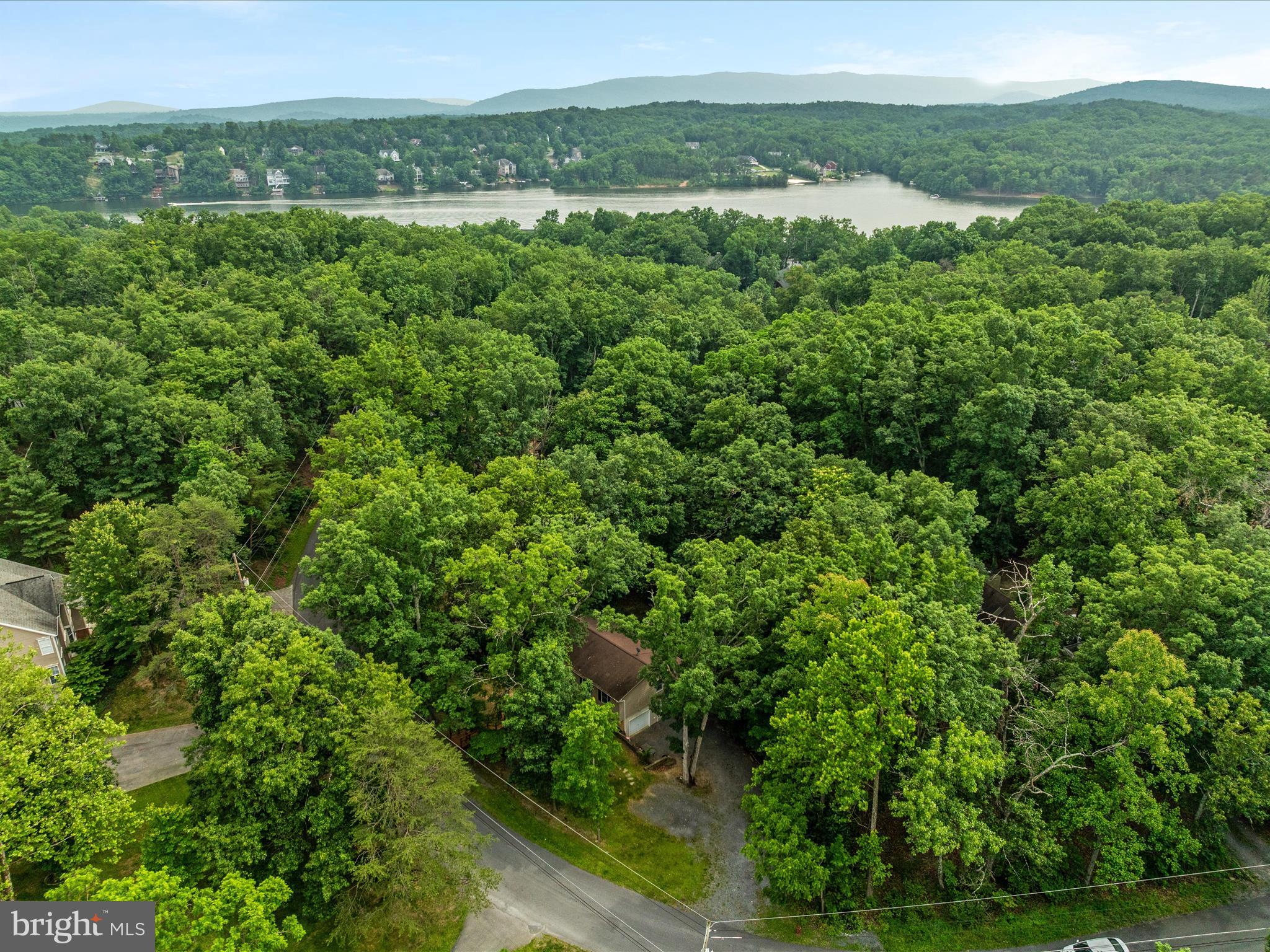 LAKE HOLIDAY ESTATES - Residential