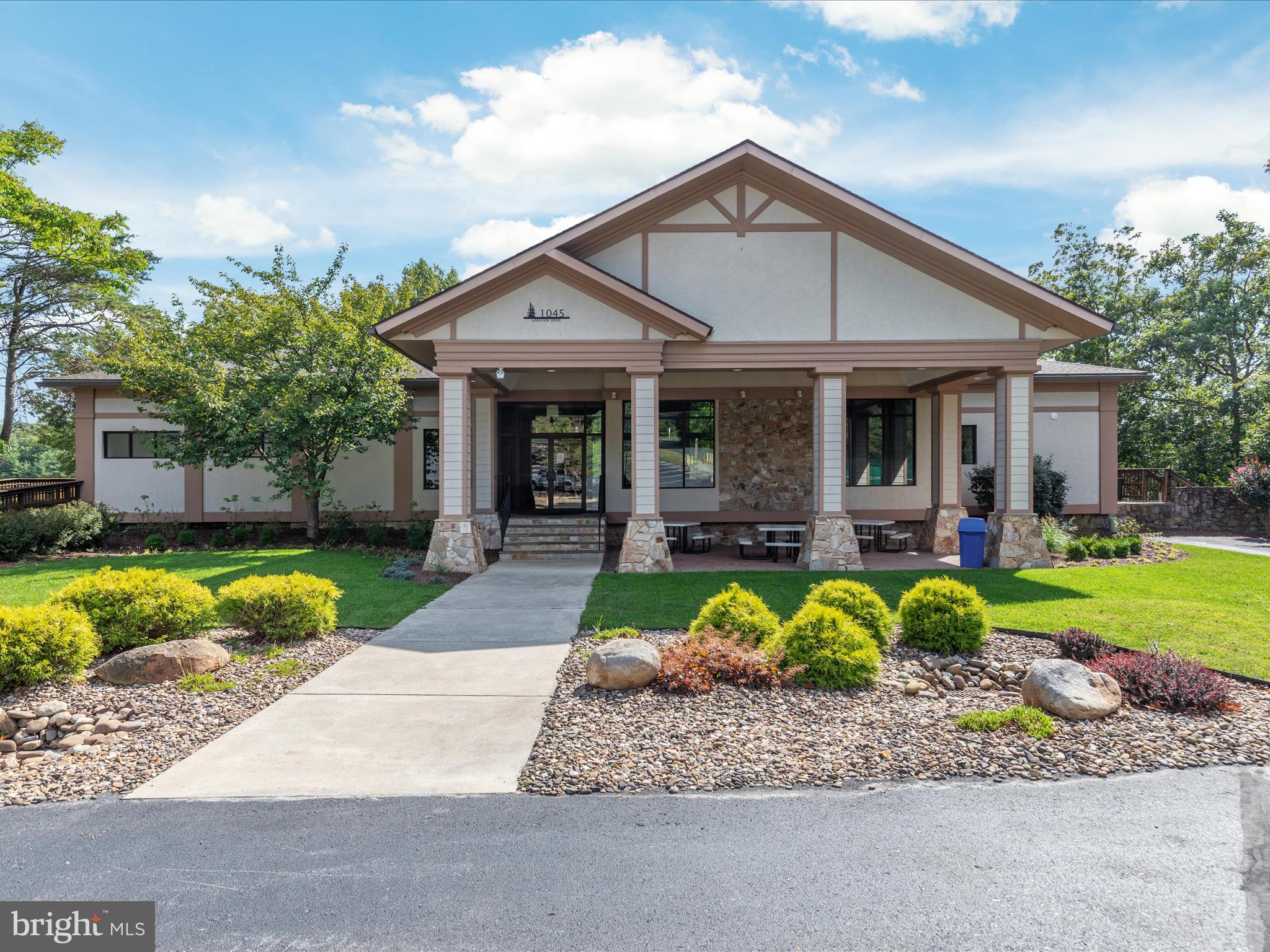 LAKE HOLIDAY ESTATES - Residential