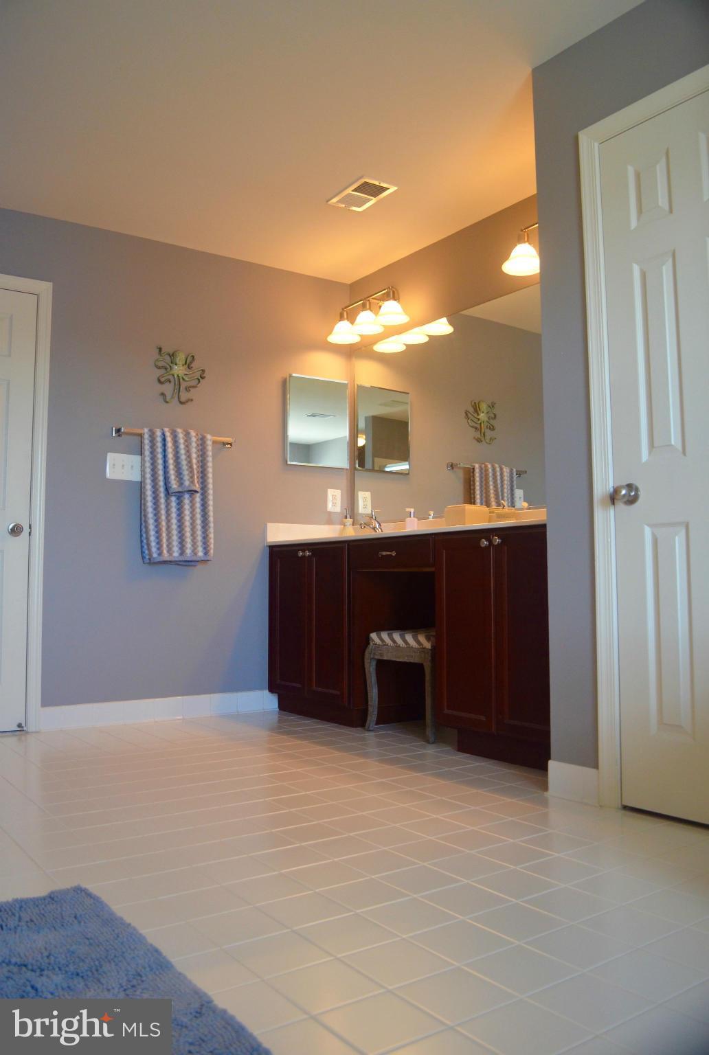 LAKE POINT - Residential