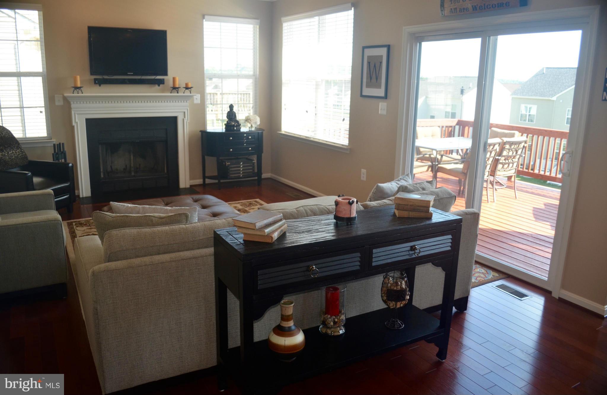 LAKE POINT - Residential